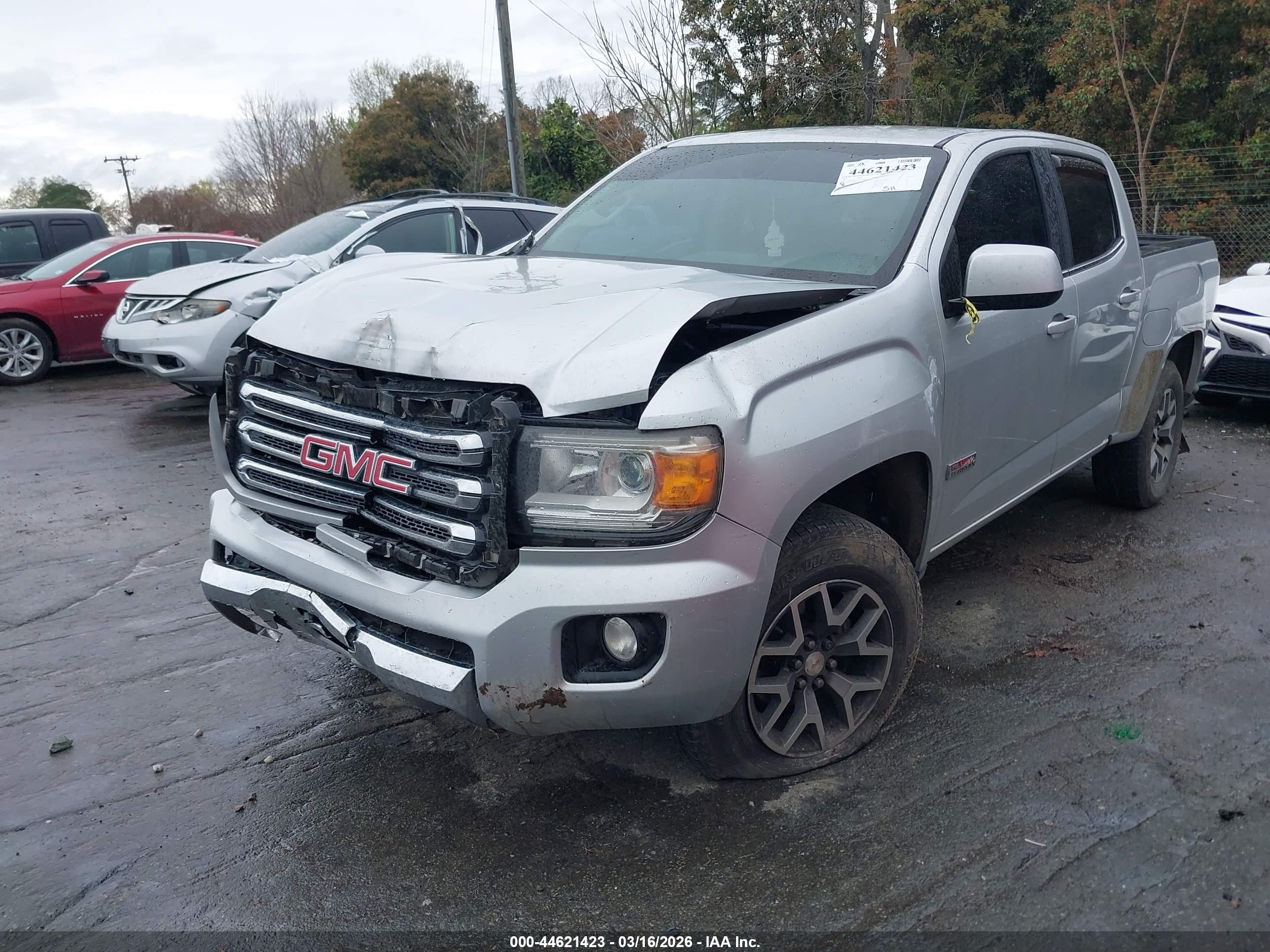 GMC CANYON image 2