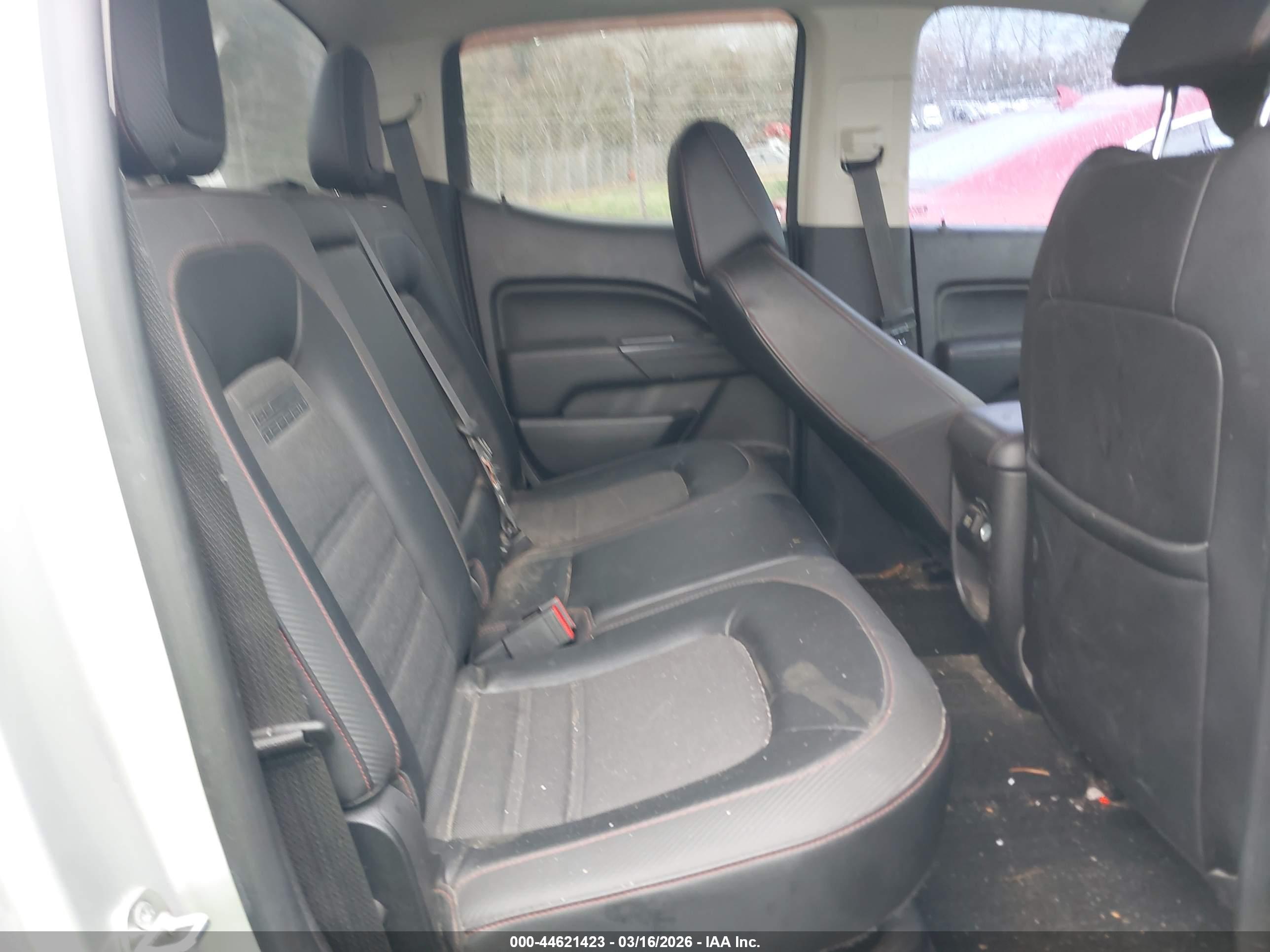 GMC CANYON image 8