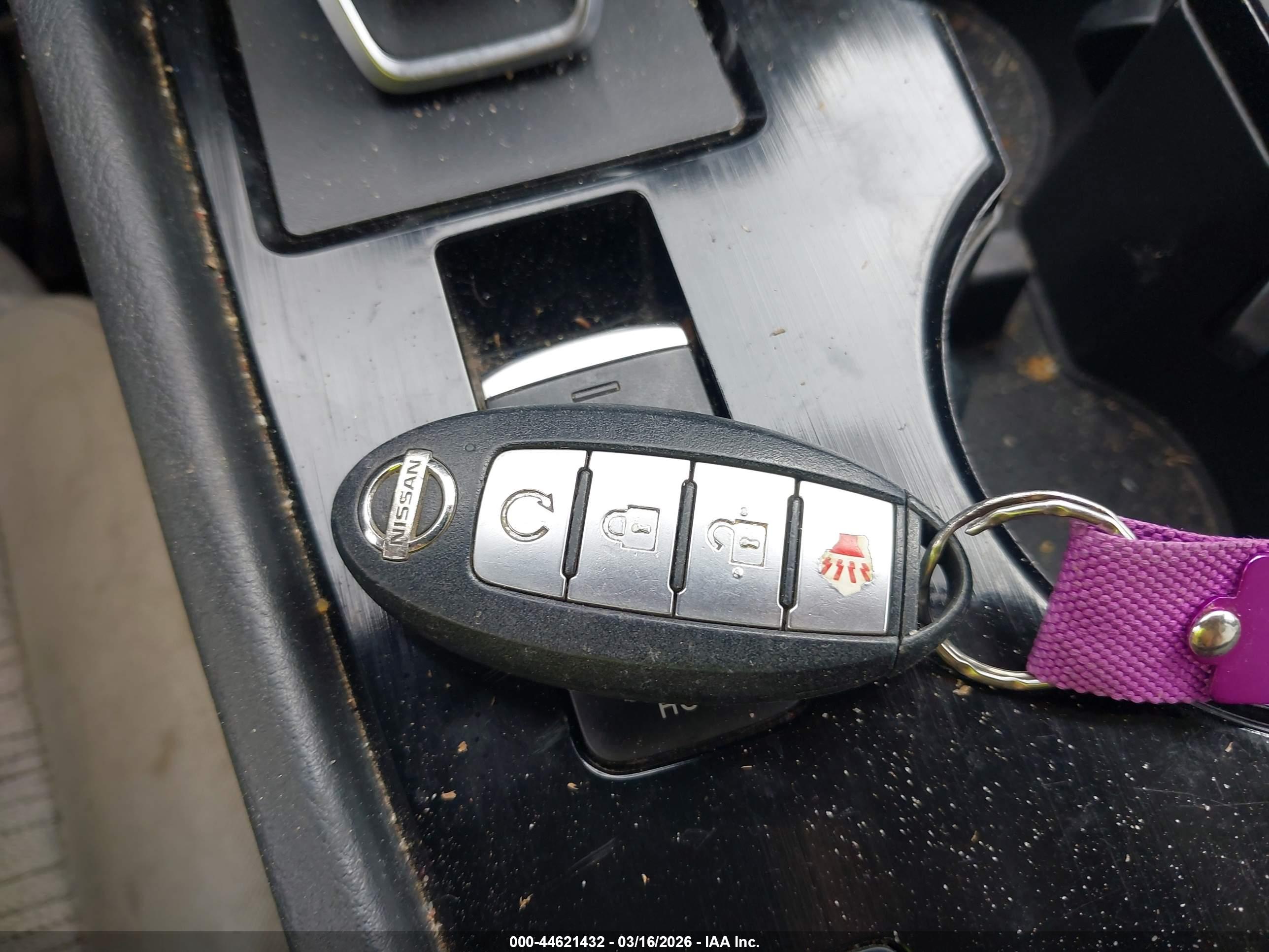 NISSAN ROGUE image 11