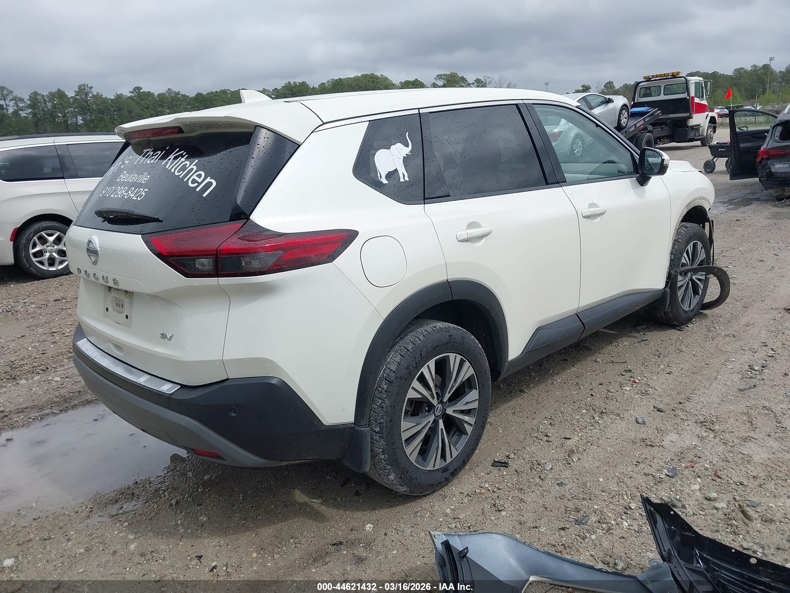 NISSAN ROGUE image 4