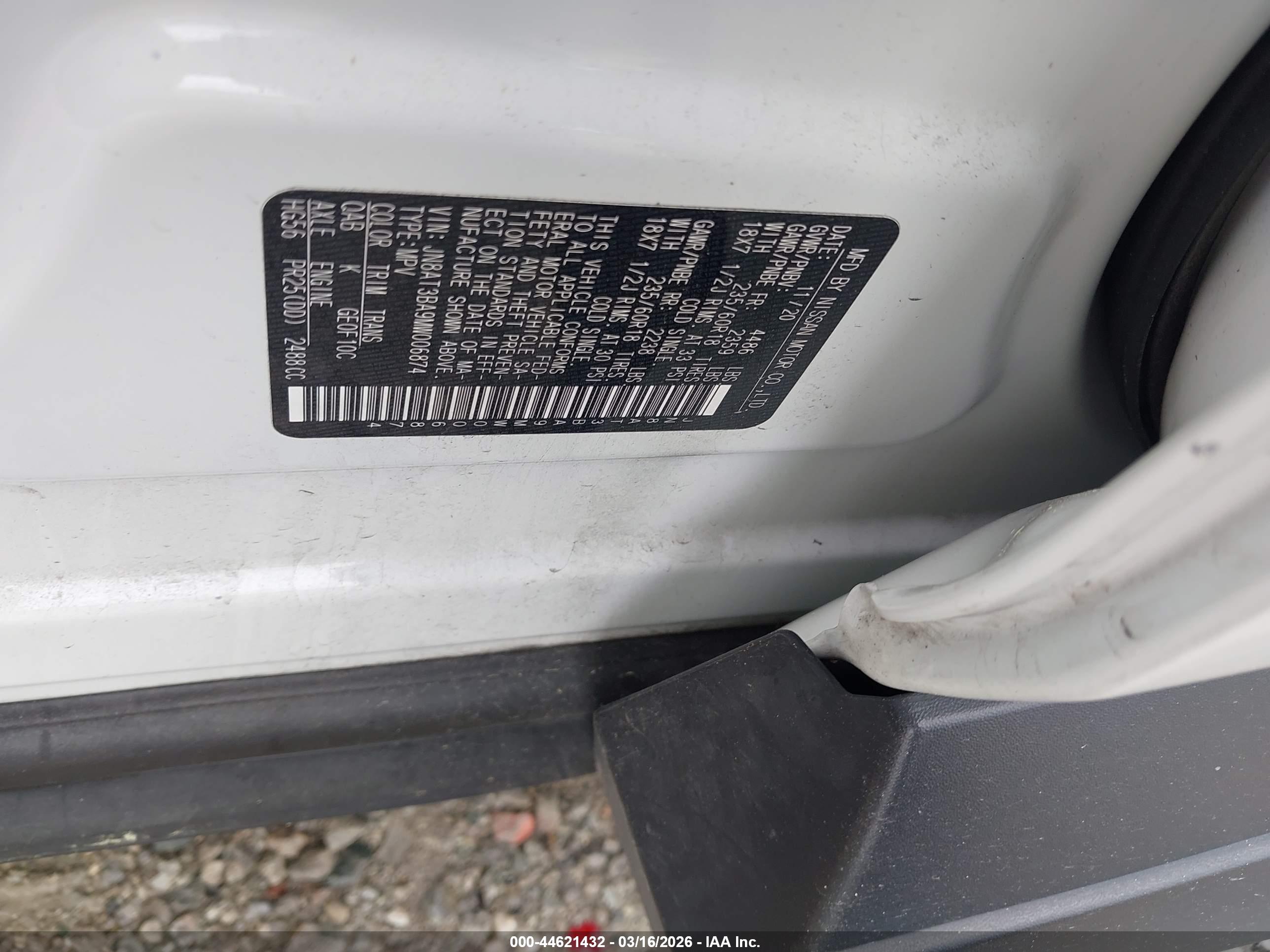 NISSAN ROGUE image 9