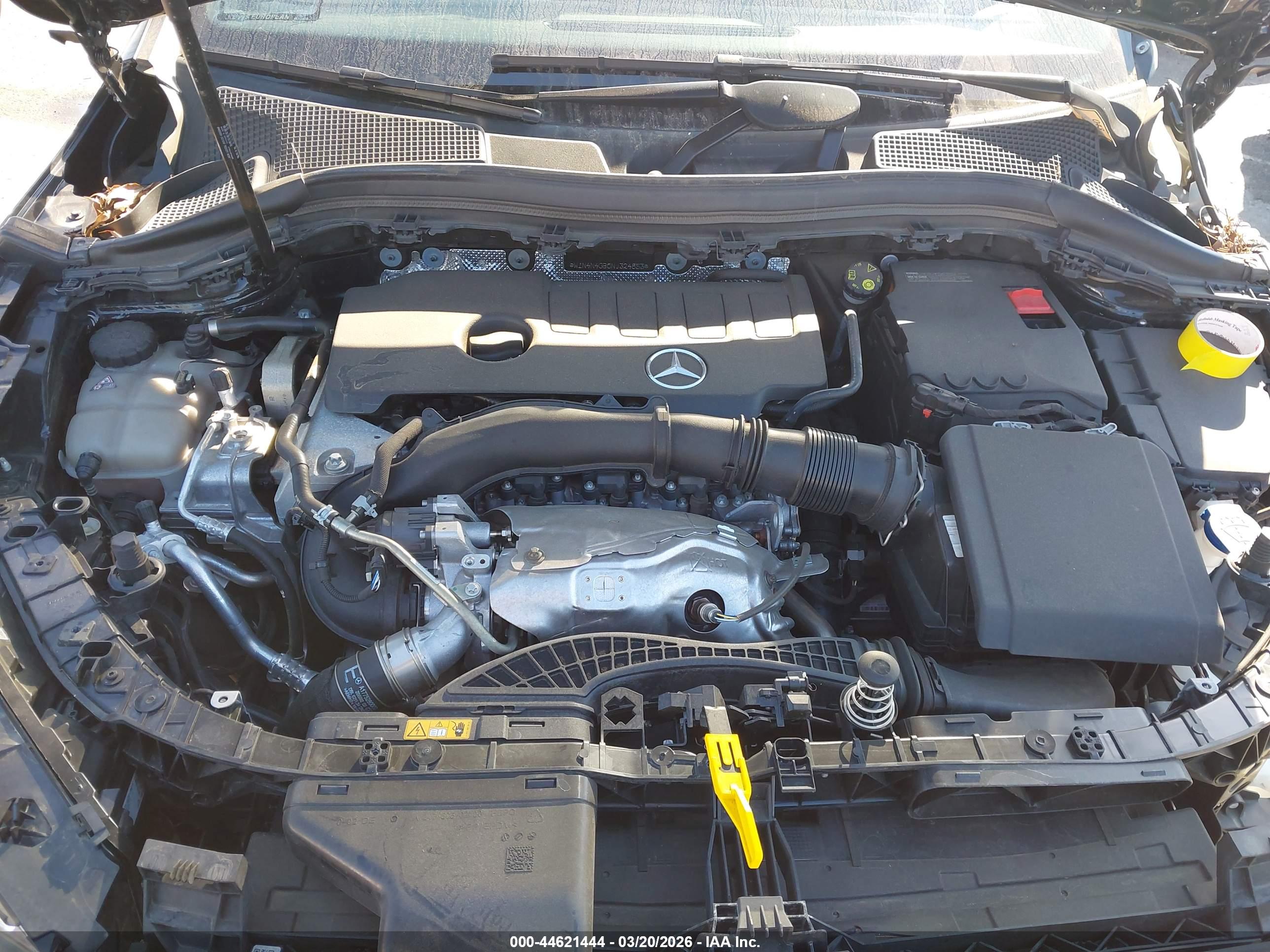 MERCEDES-BENZ GLA image 10