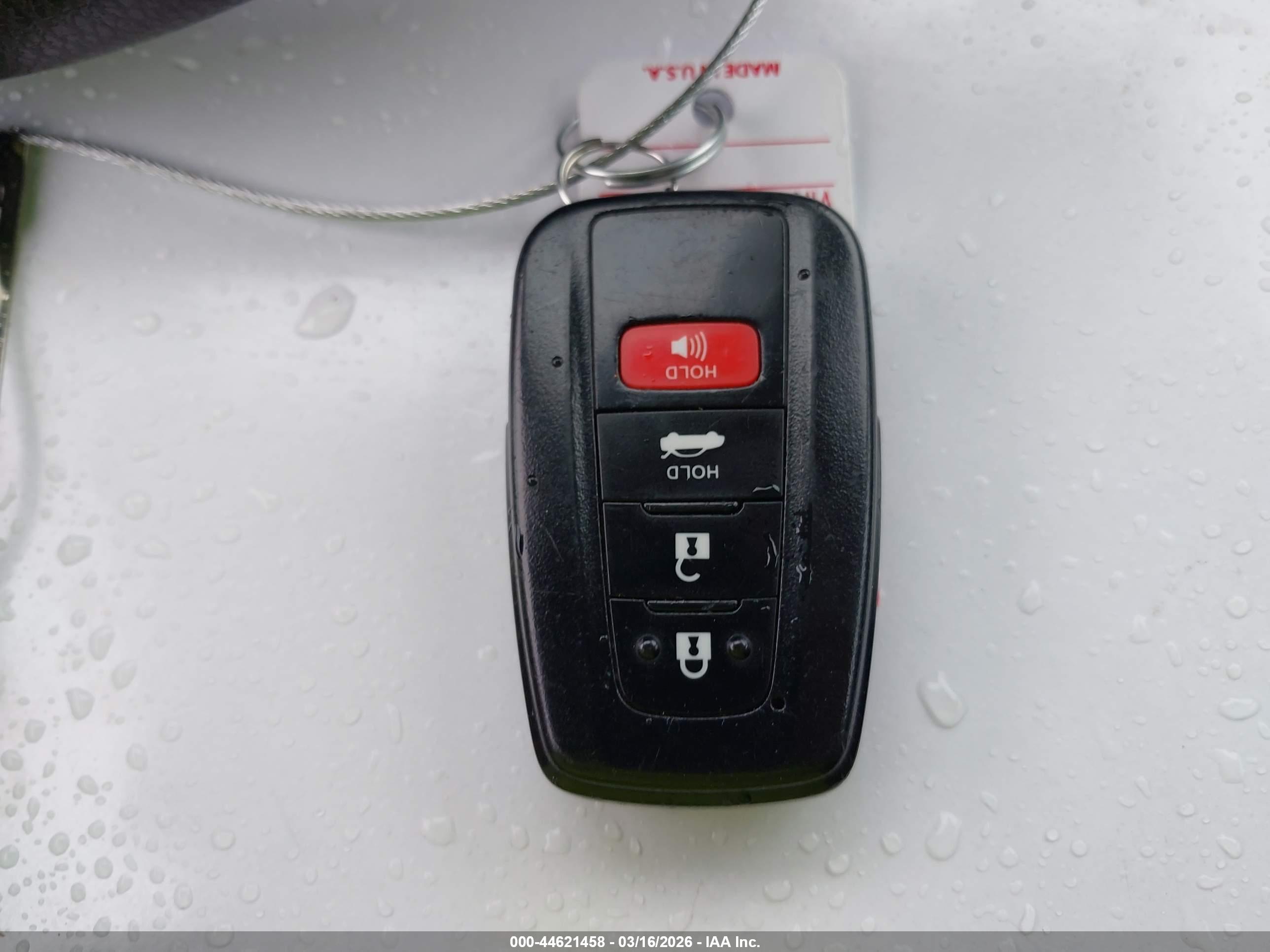 TOYOTA CAMRY image 11