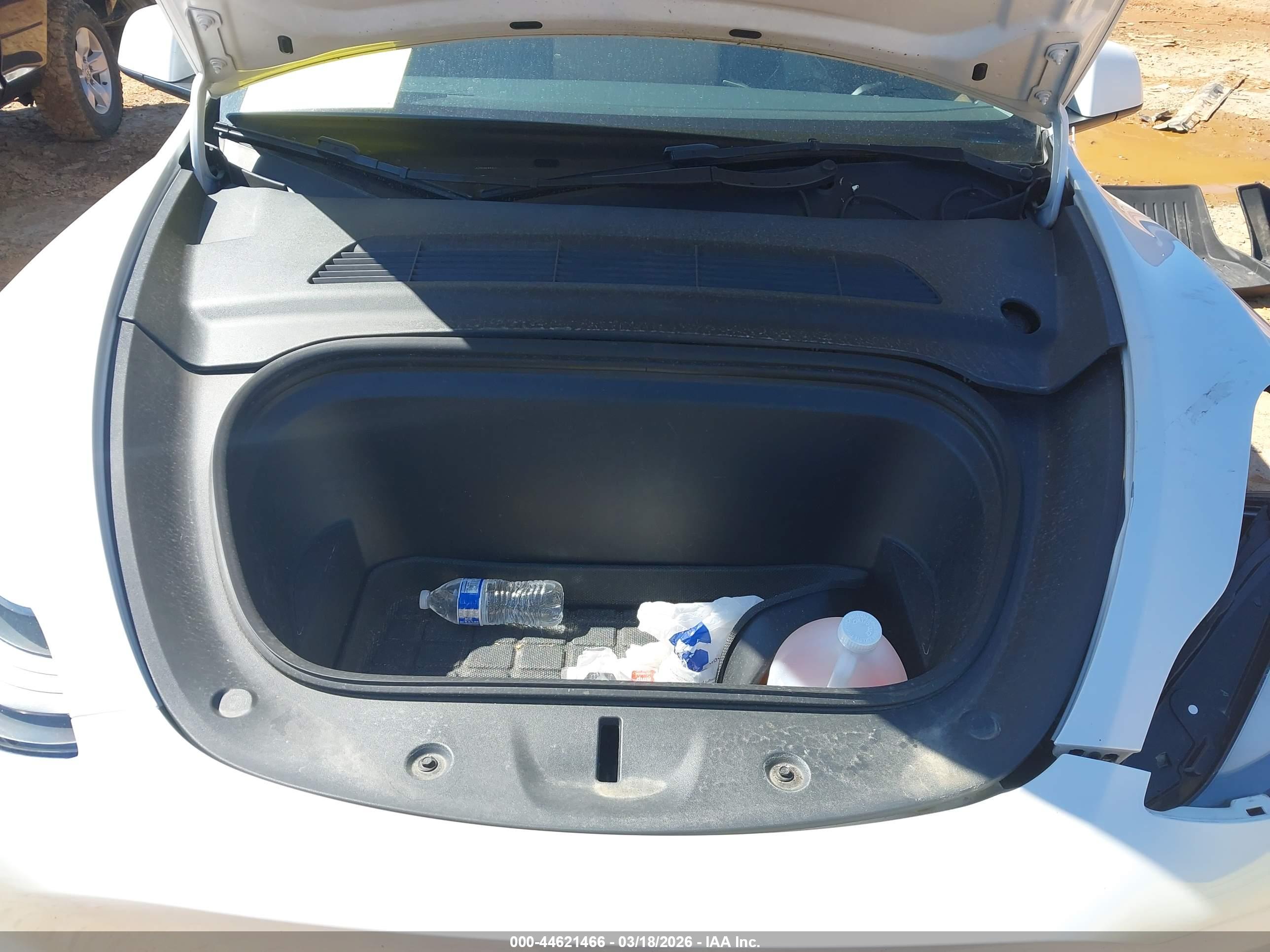 TESLA MODEL image 10