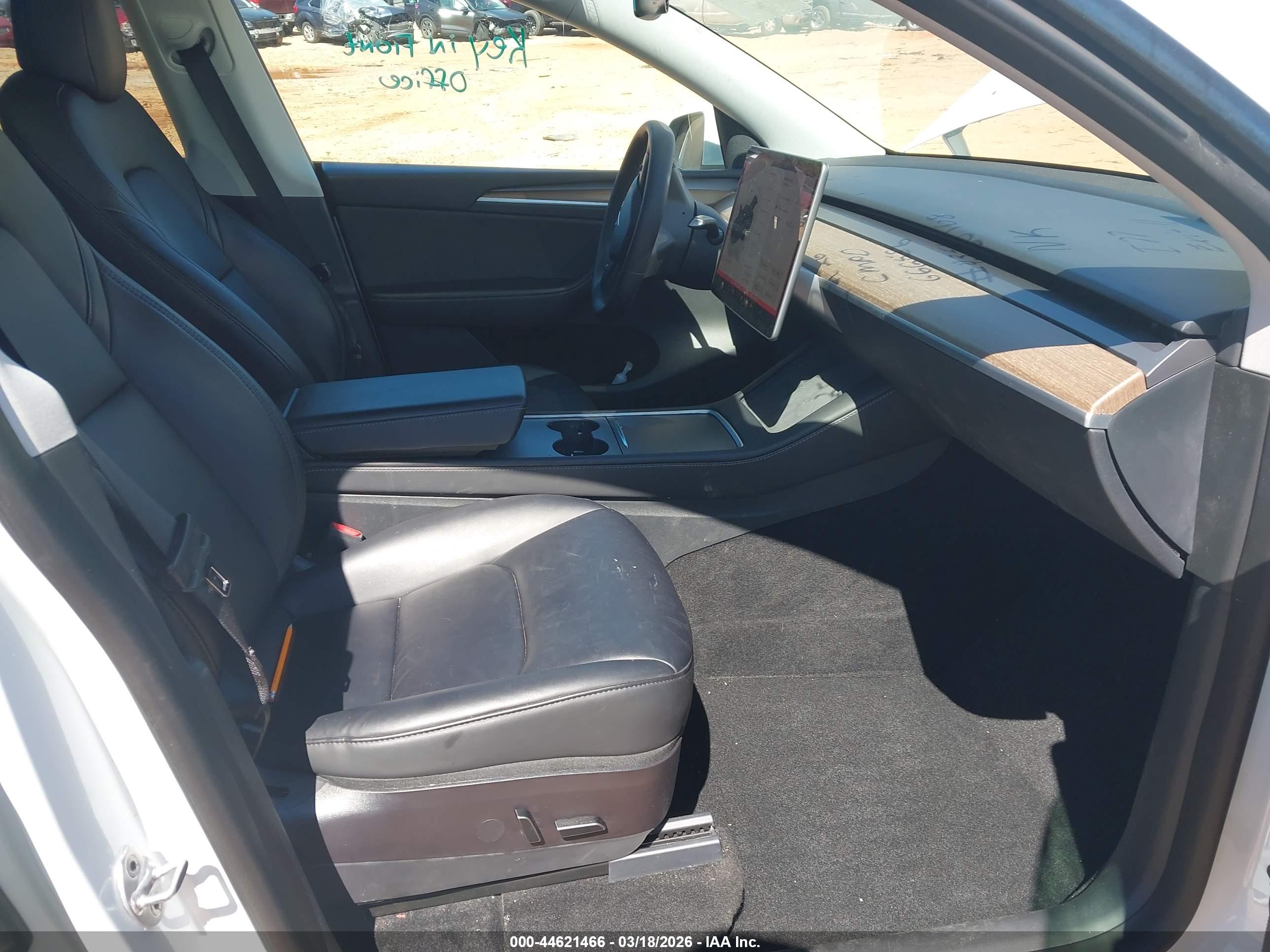 TESLA MODEL image 5