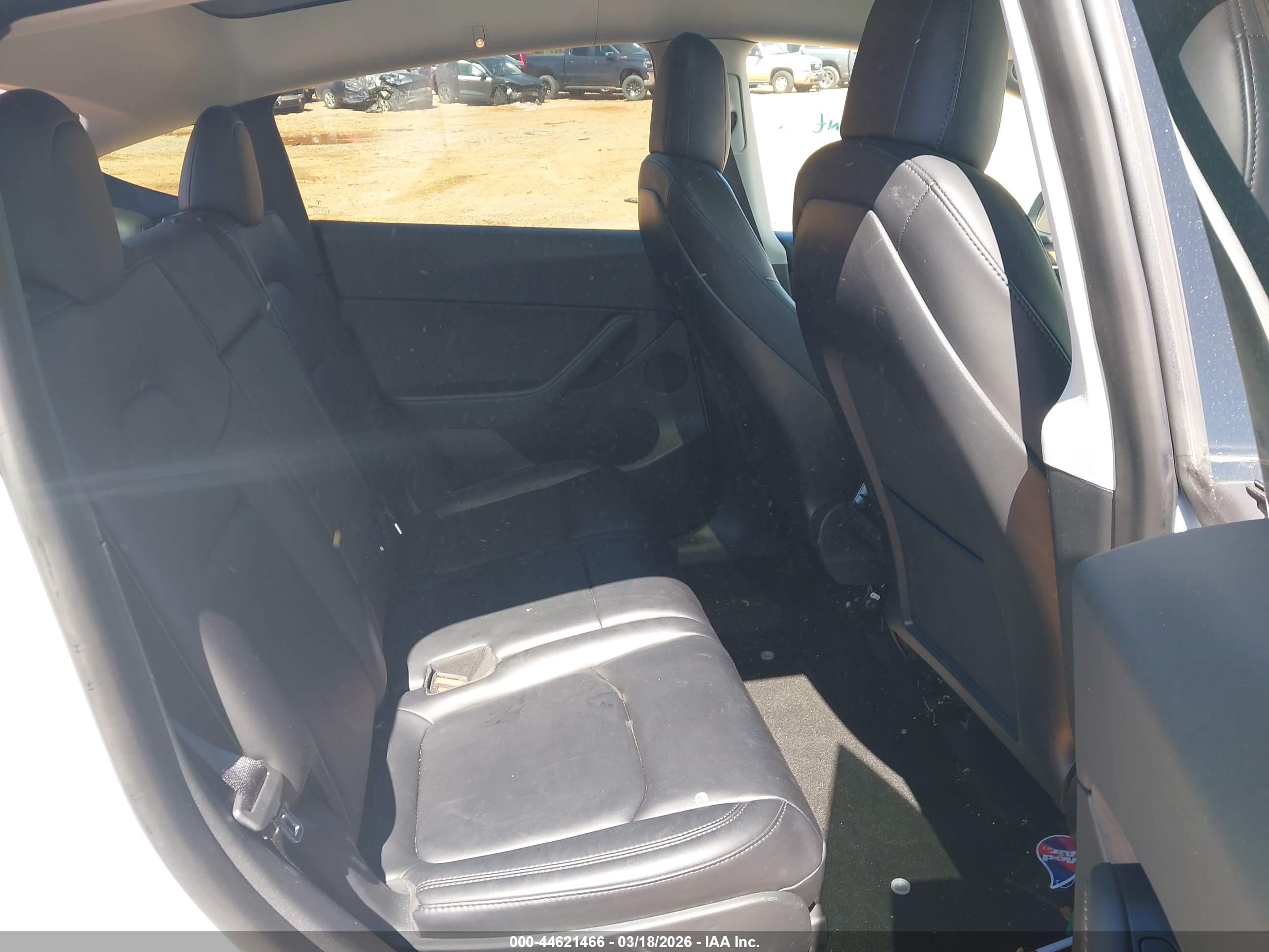 TESLA MODEL image 8