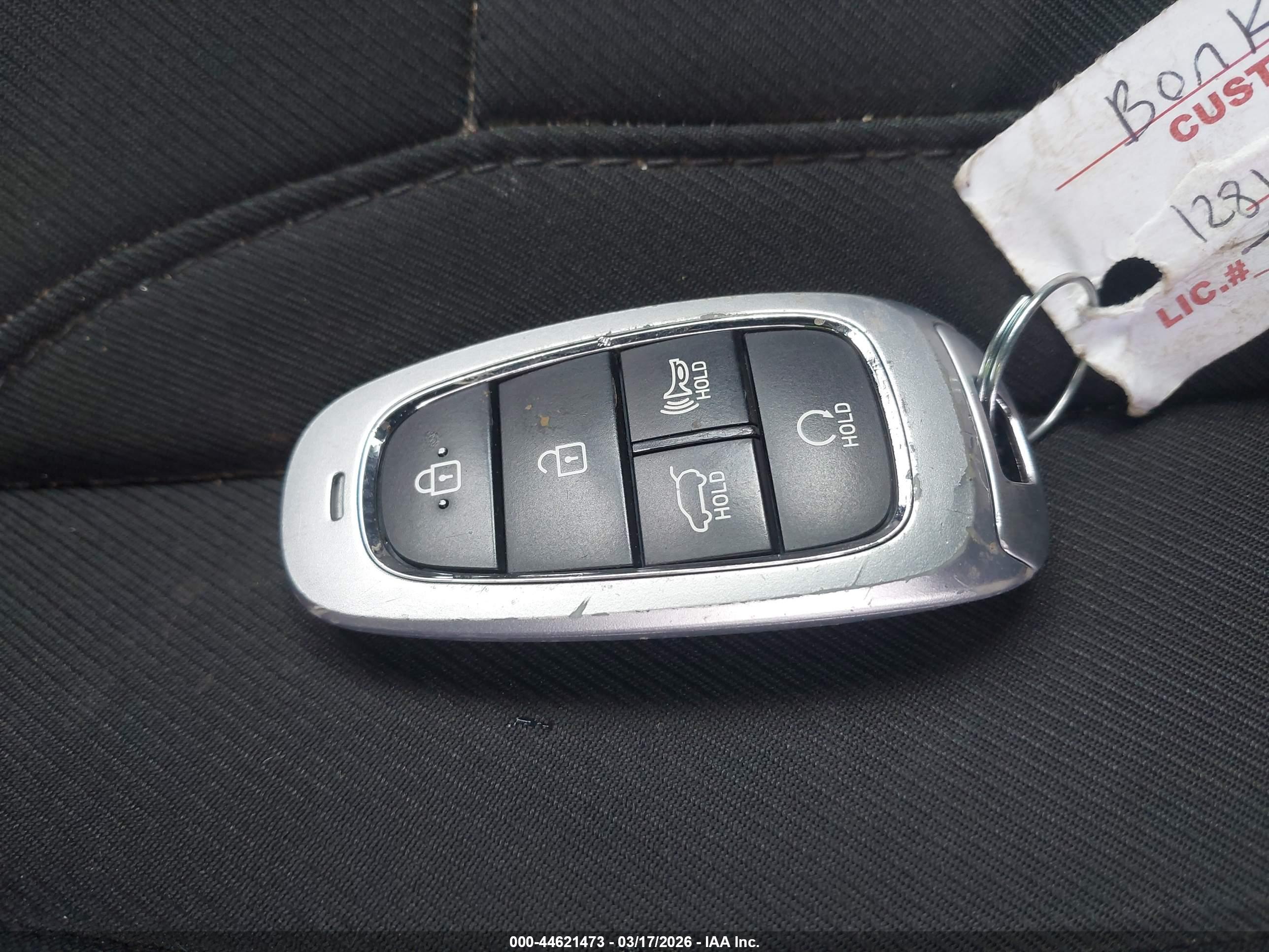 HYUNDAI TUCSON image 11