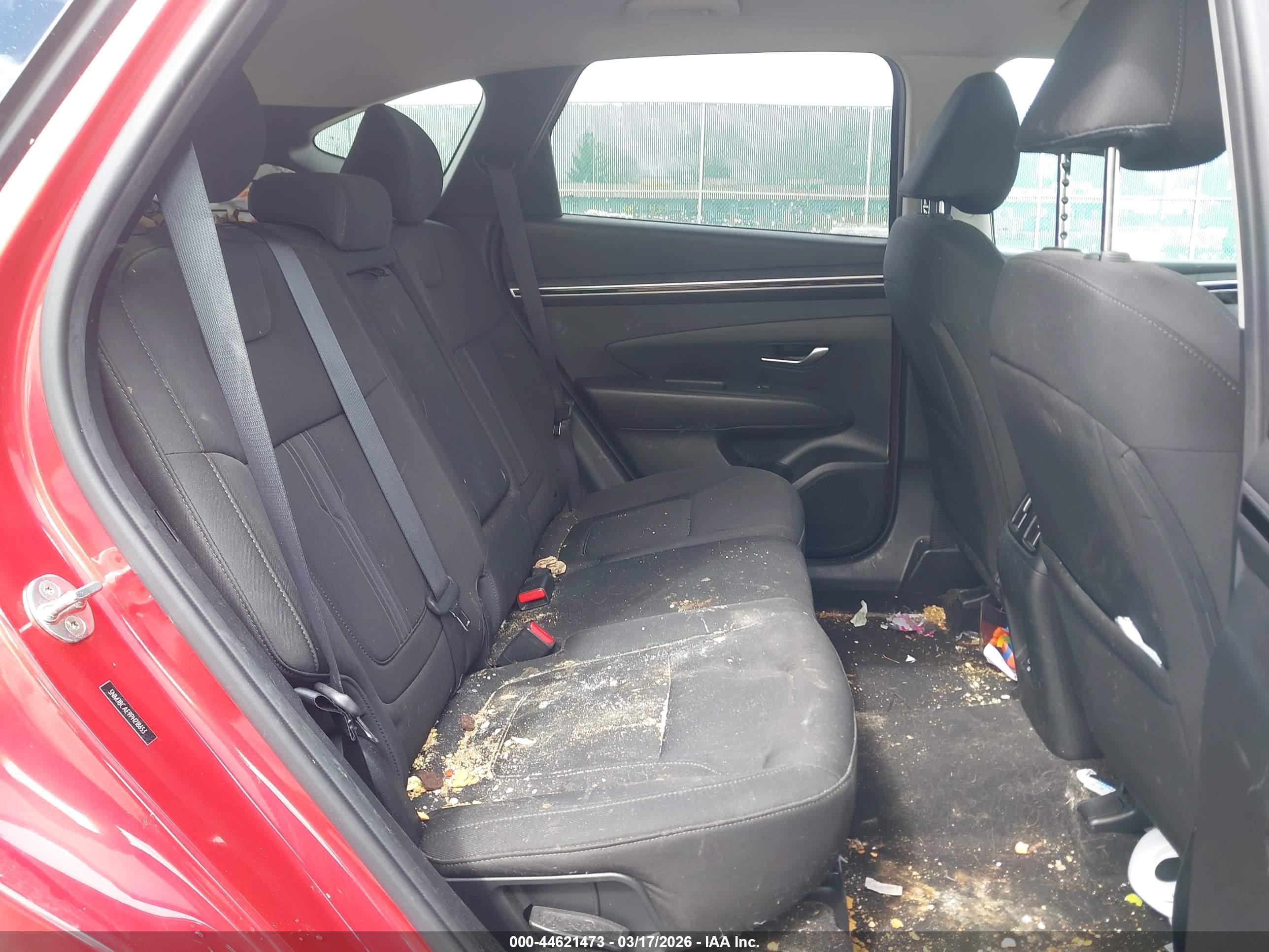 HYUNDAI TUCSON image 8