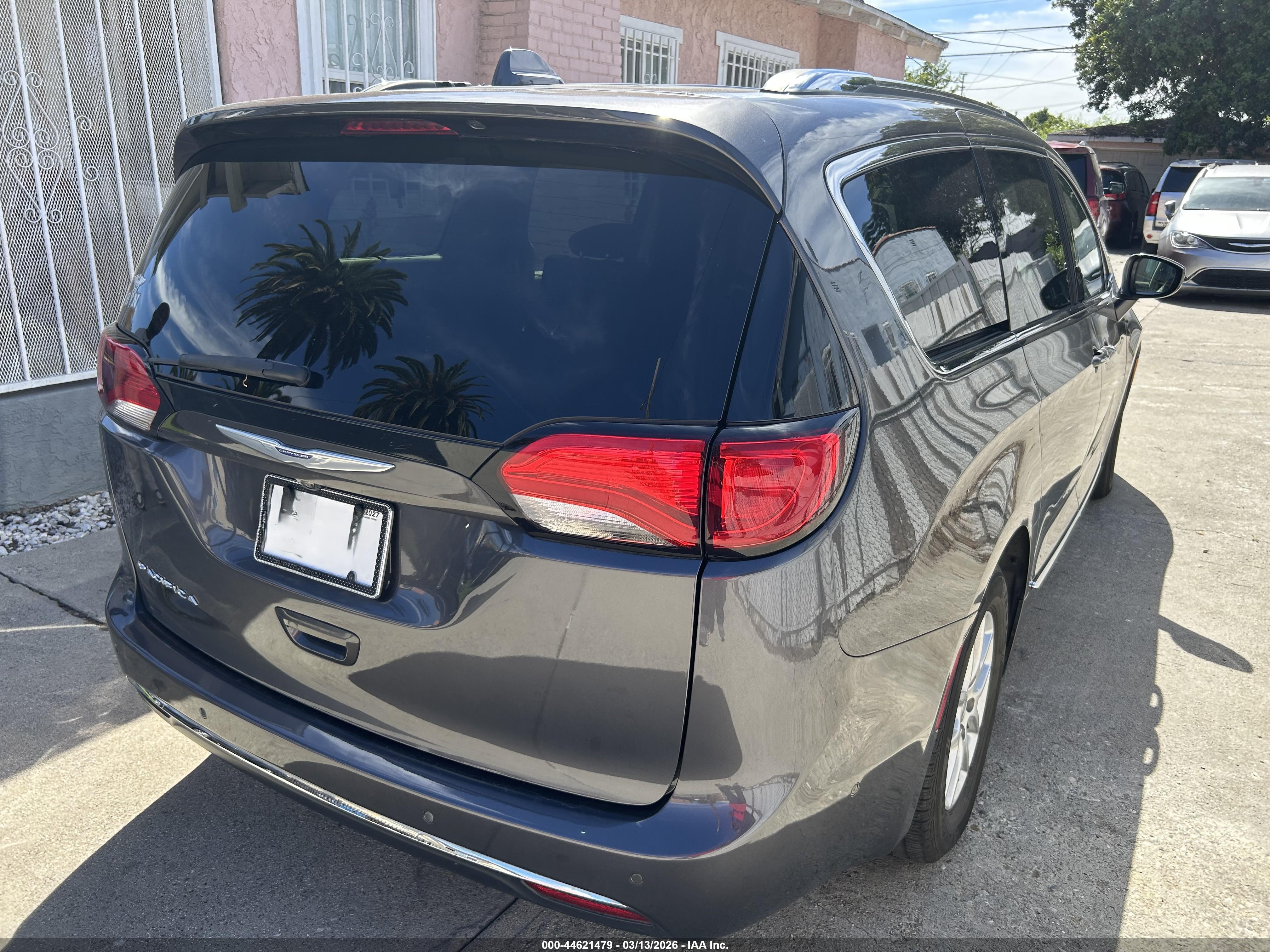 CHRYSLER PACIFICA image 4