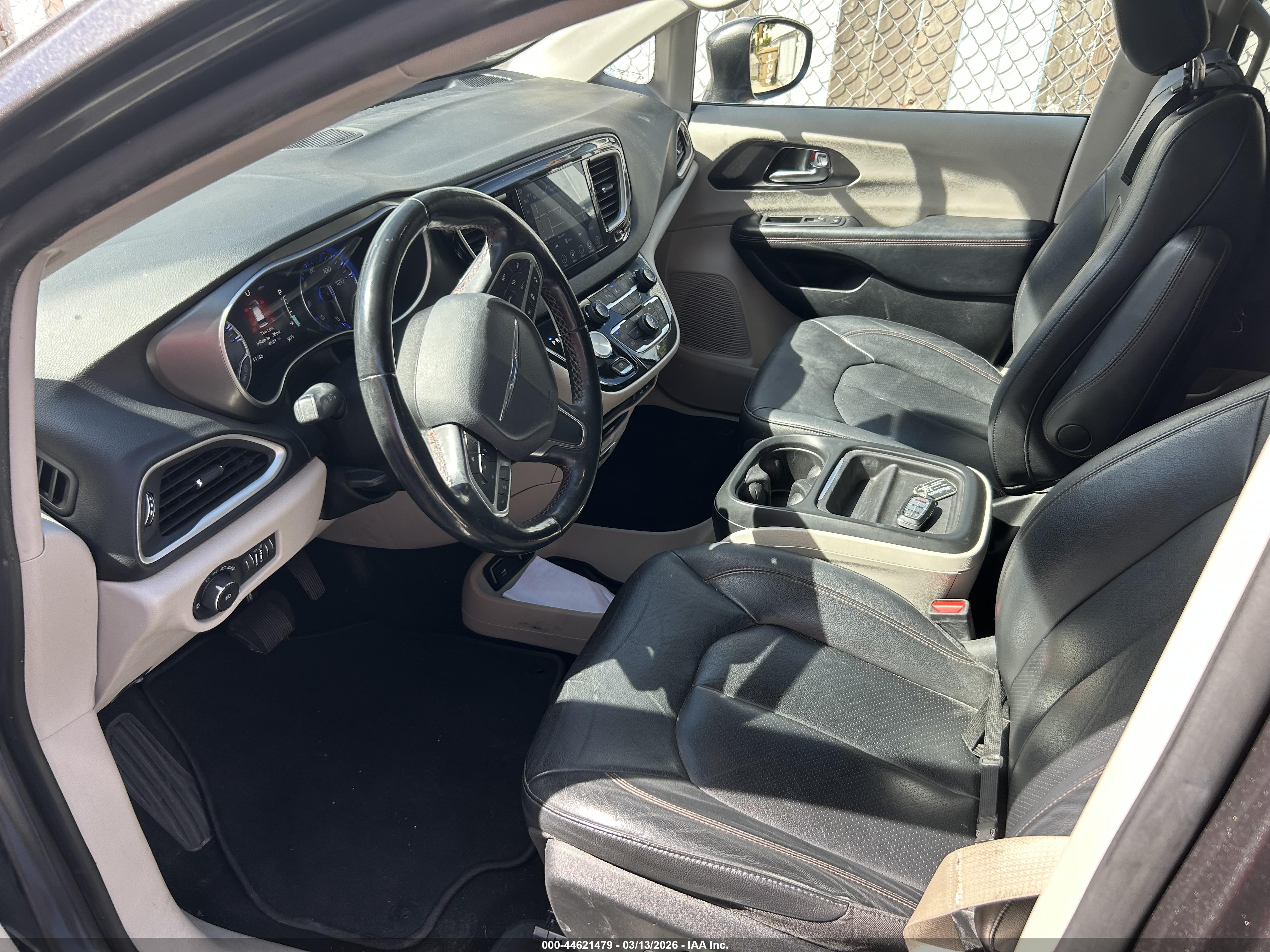 CHRYSLER PACIFICA image 5
