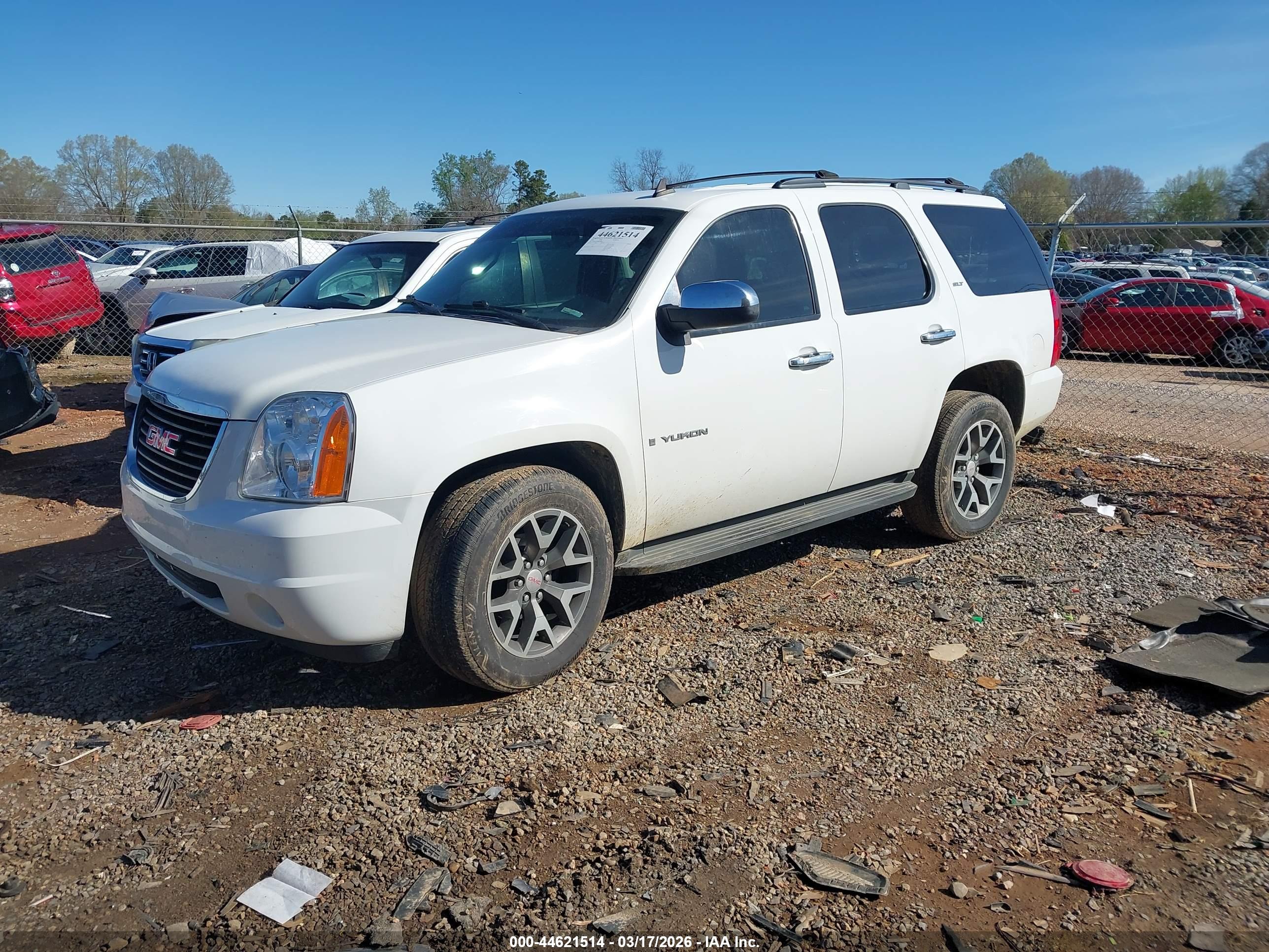 GMC YUKON image 2