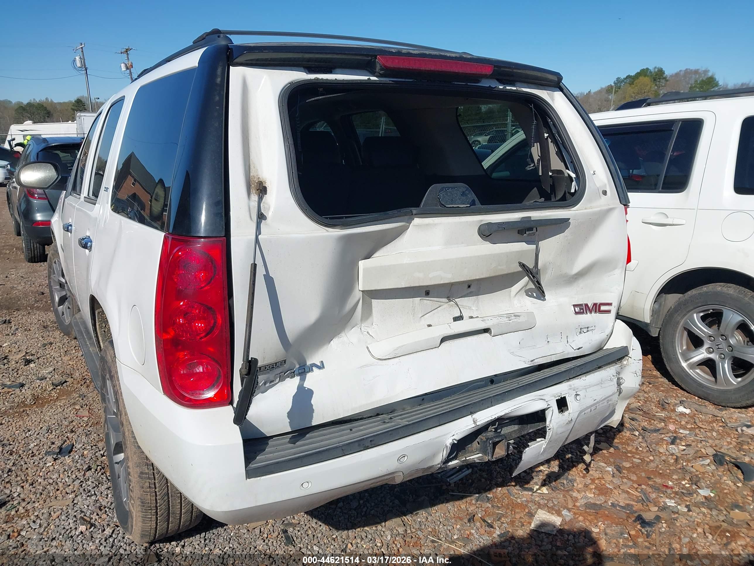 GMC YUKON image 6