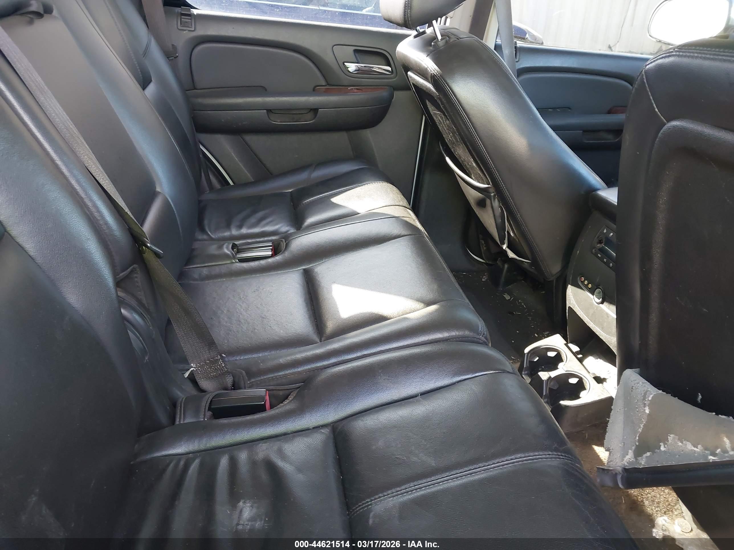 GMC YUKON image 8