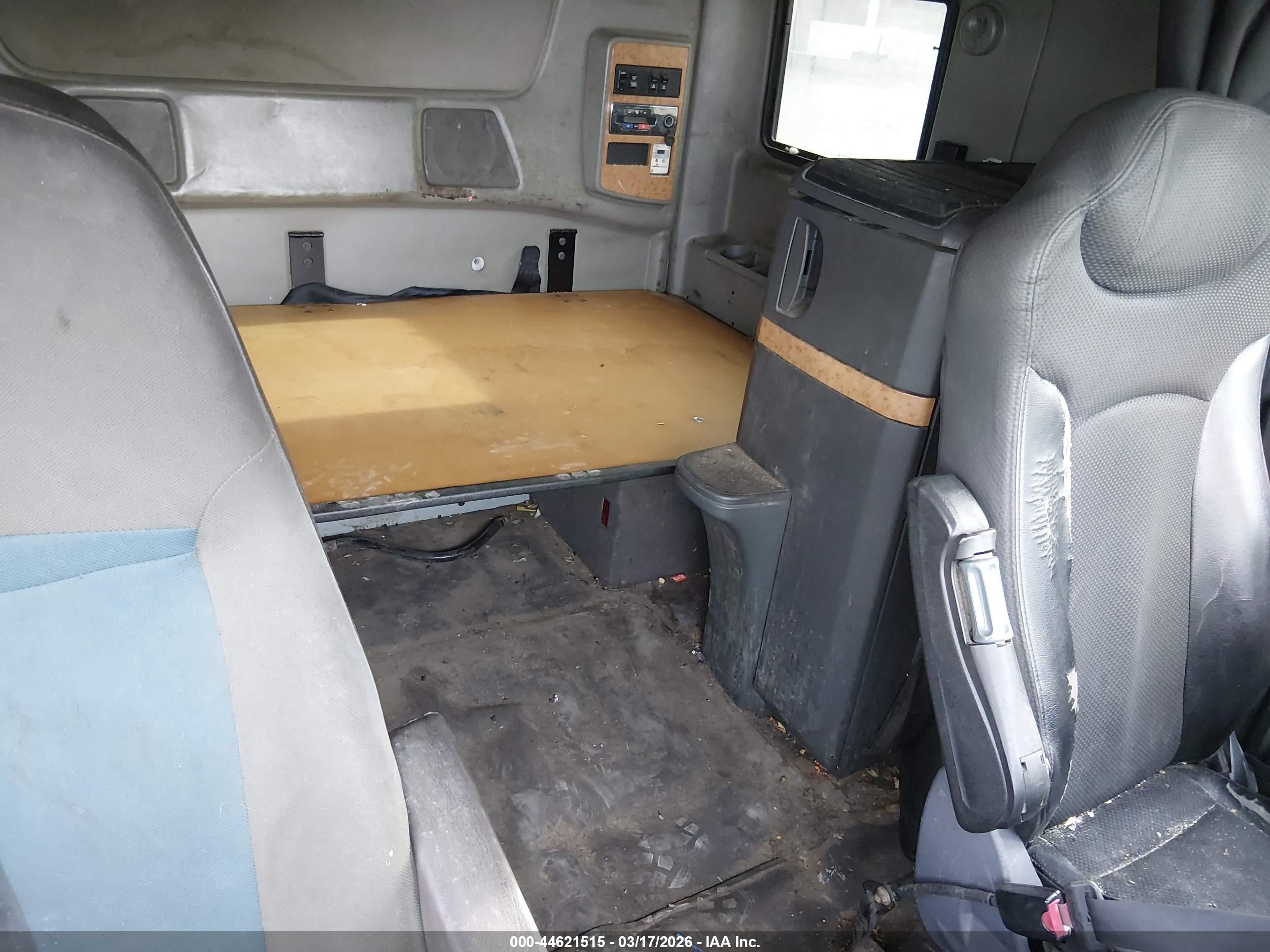 INTERNATIONAL PROSTAR image 8