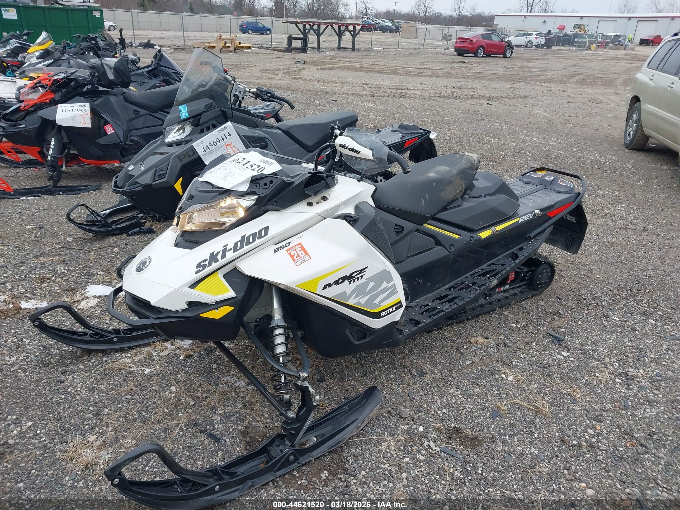 SKI-DOO MX image 2