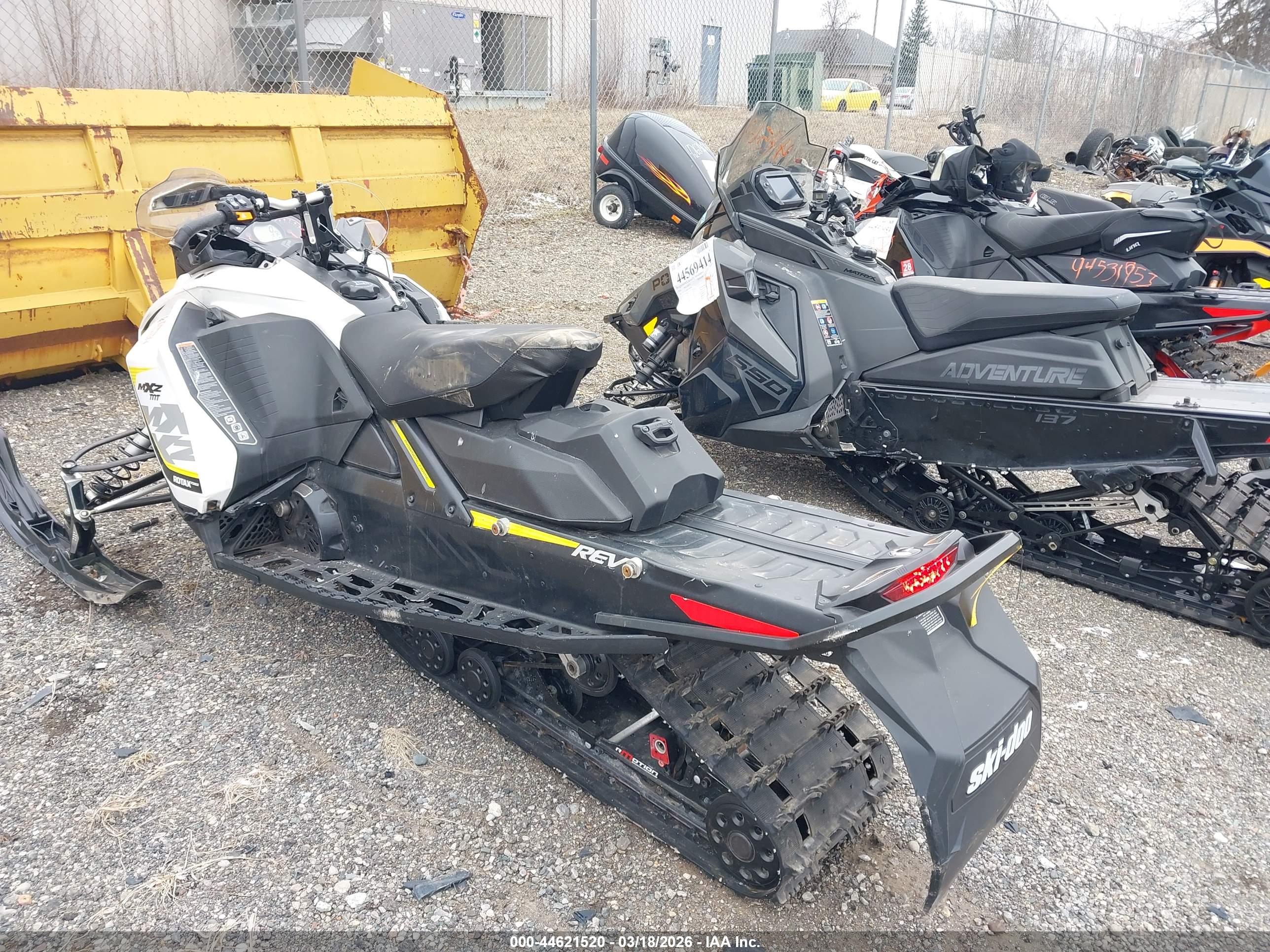 SKI-DOO MX image 3