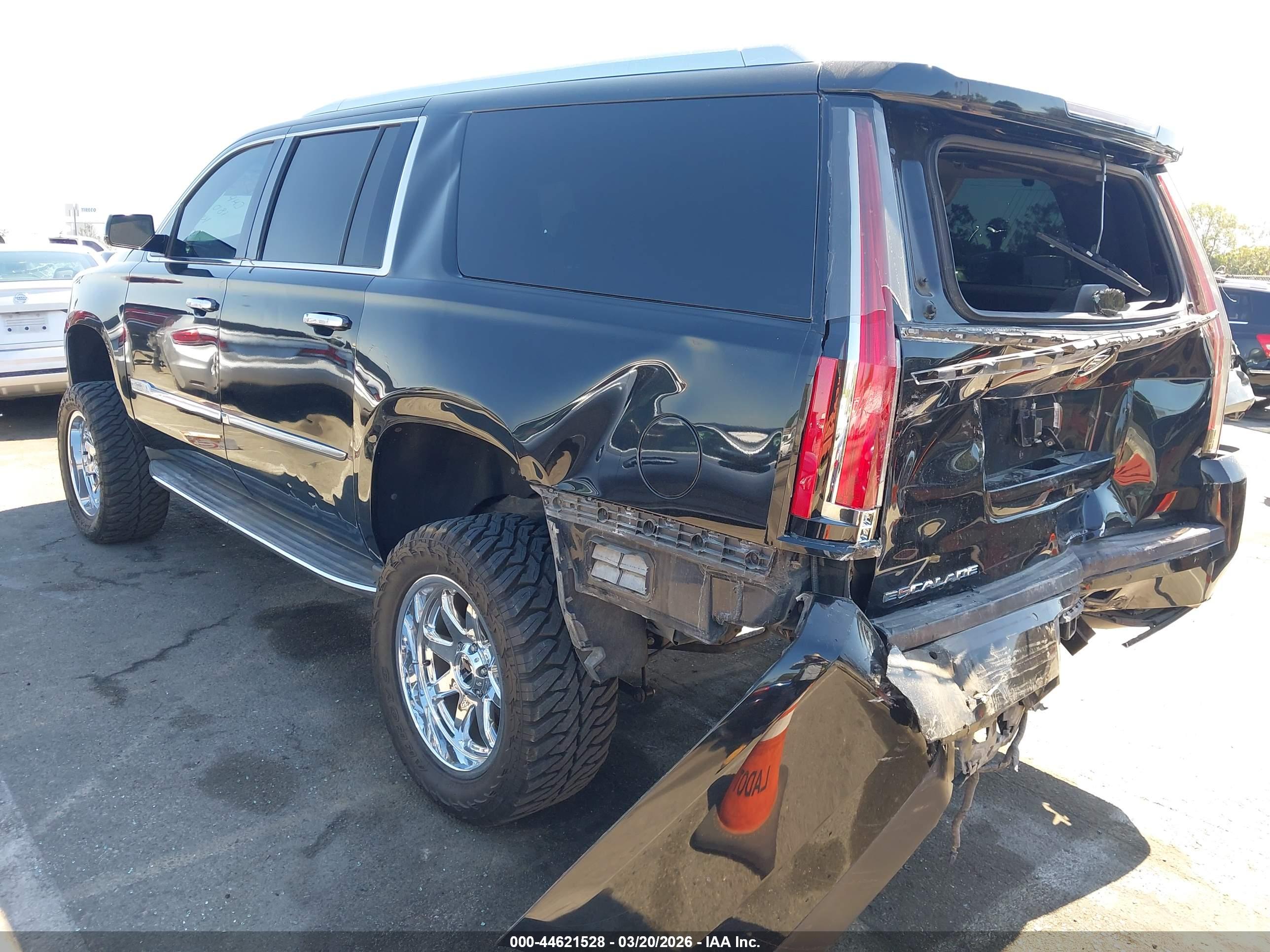 CADILLAC ESCALADE image 3