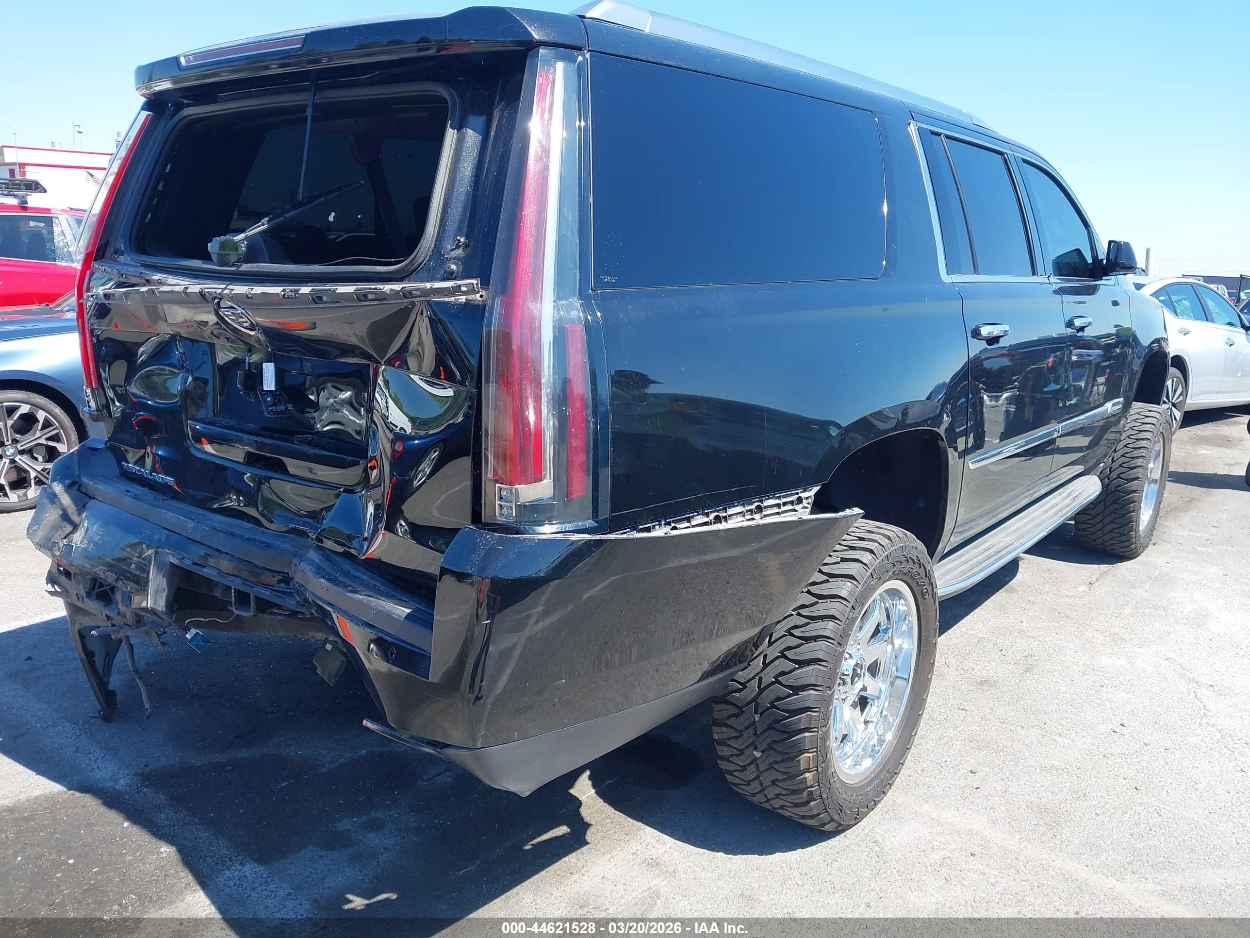 CADILLAC ESCALADE image 4