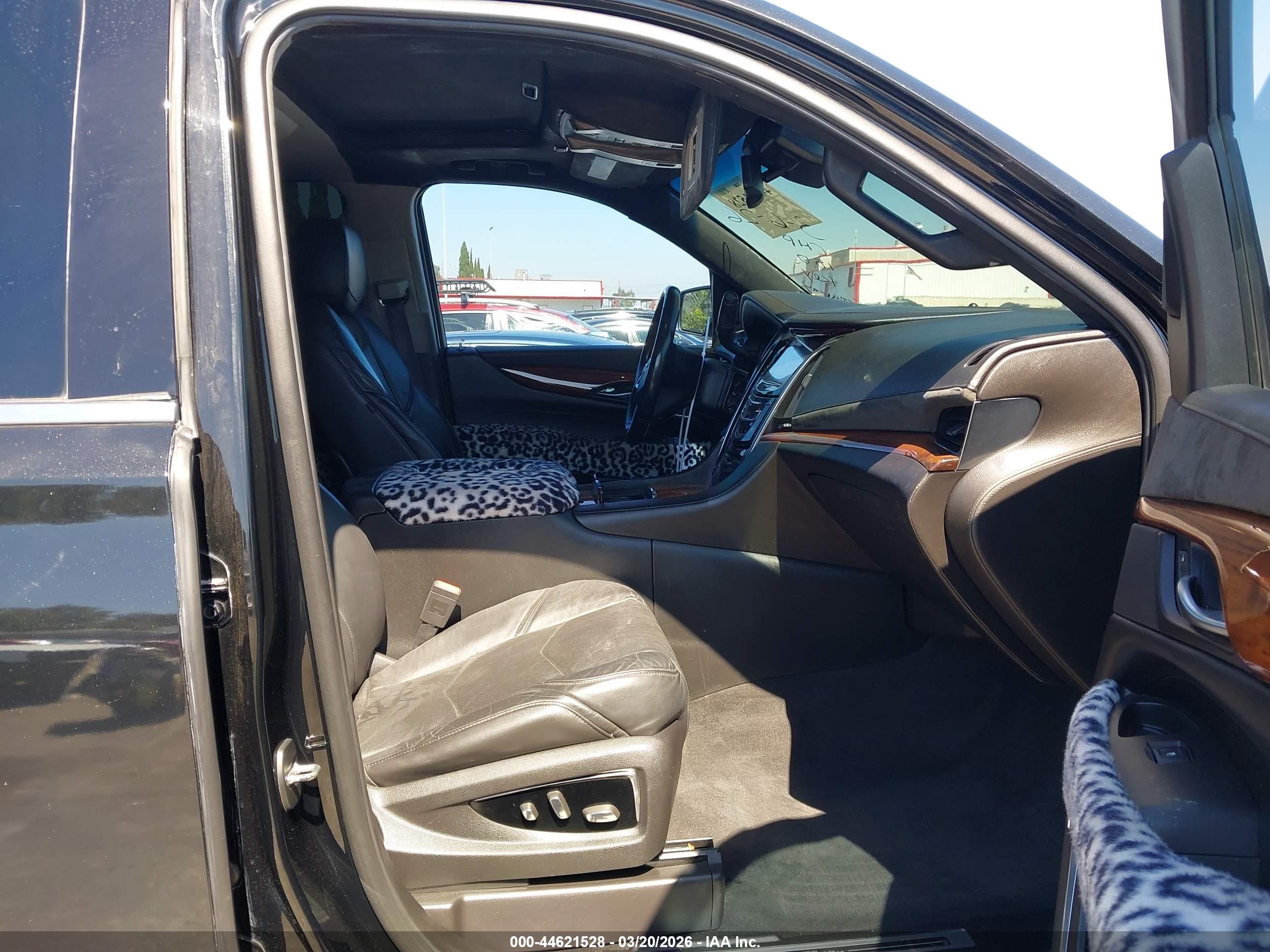 CADILLAC ESCALADE image 5