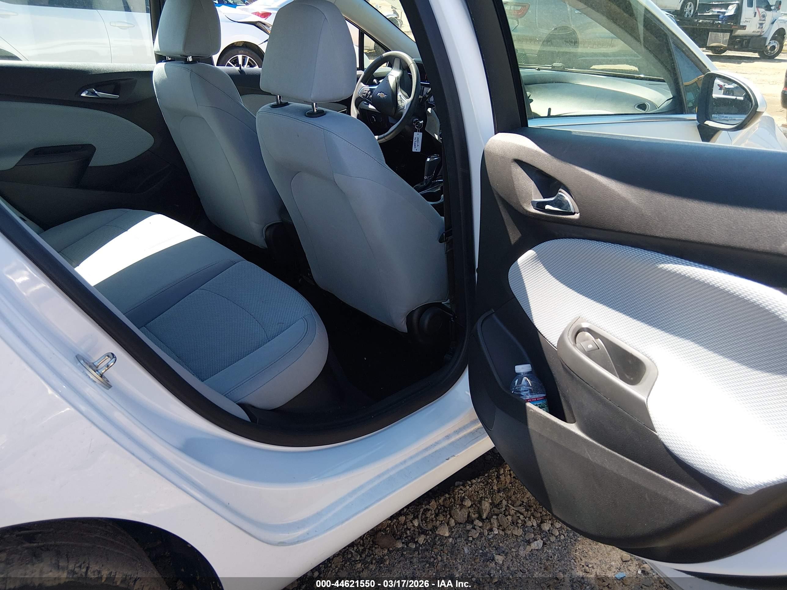 CHEVROLET CRUZE image 8