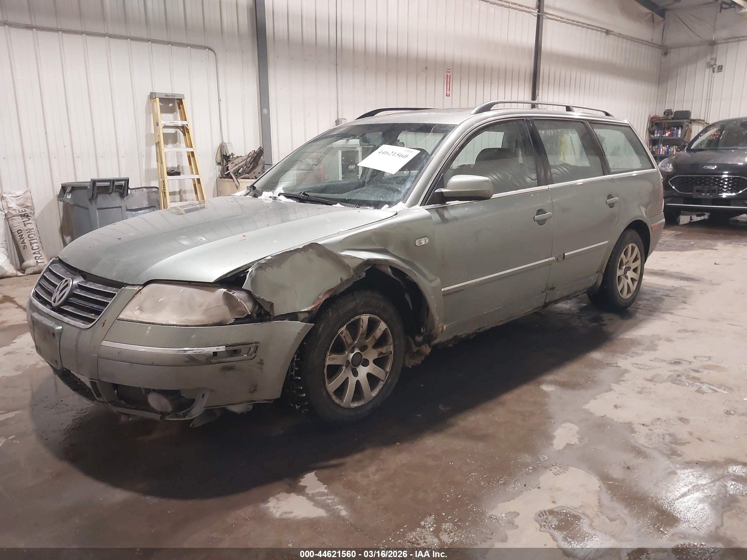 VOLKSWAGEN PASSAT image 2