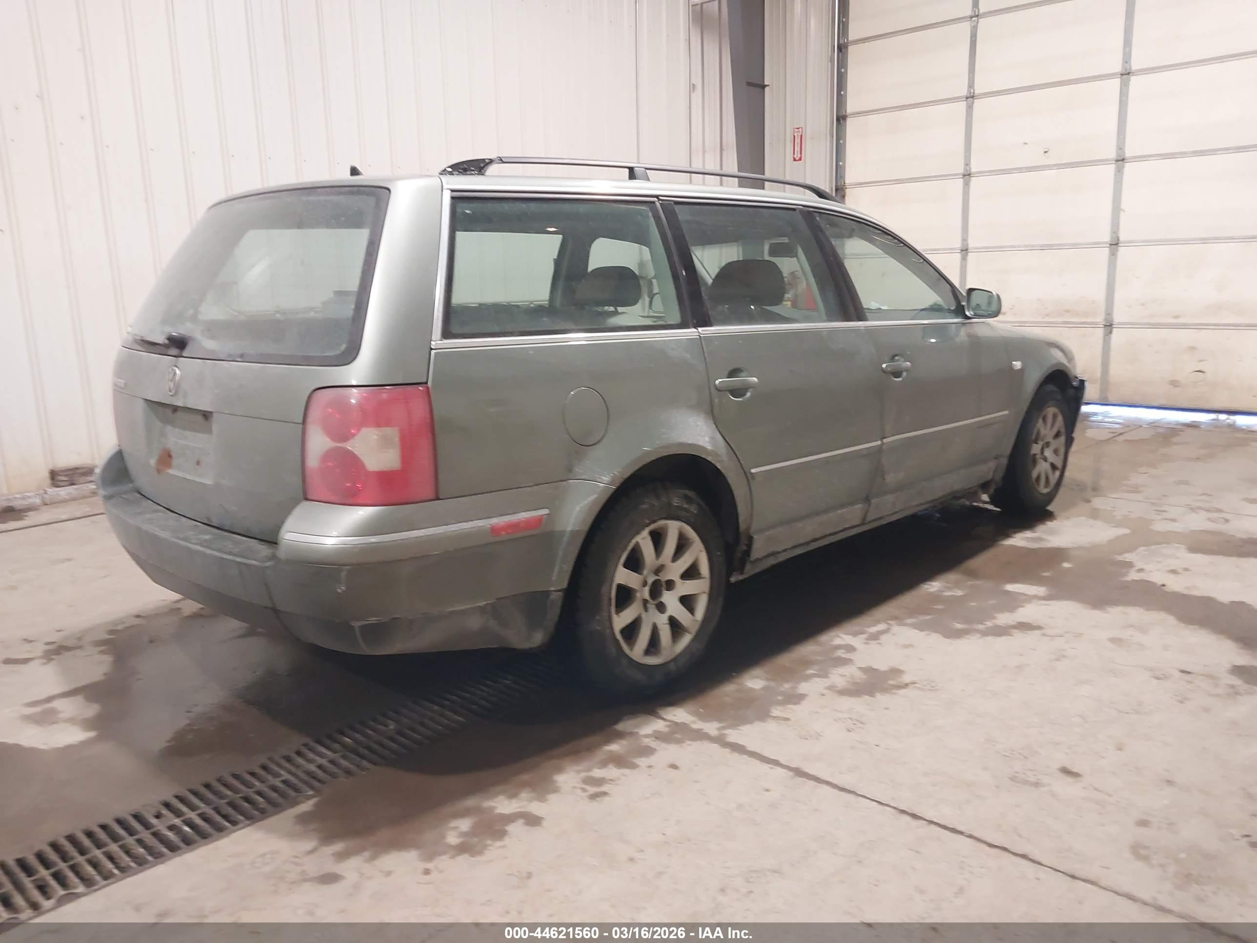 VOLKSWAGEN PASSAT image 4