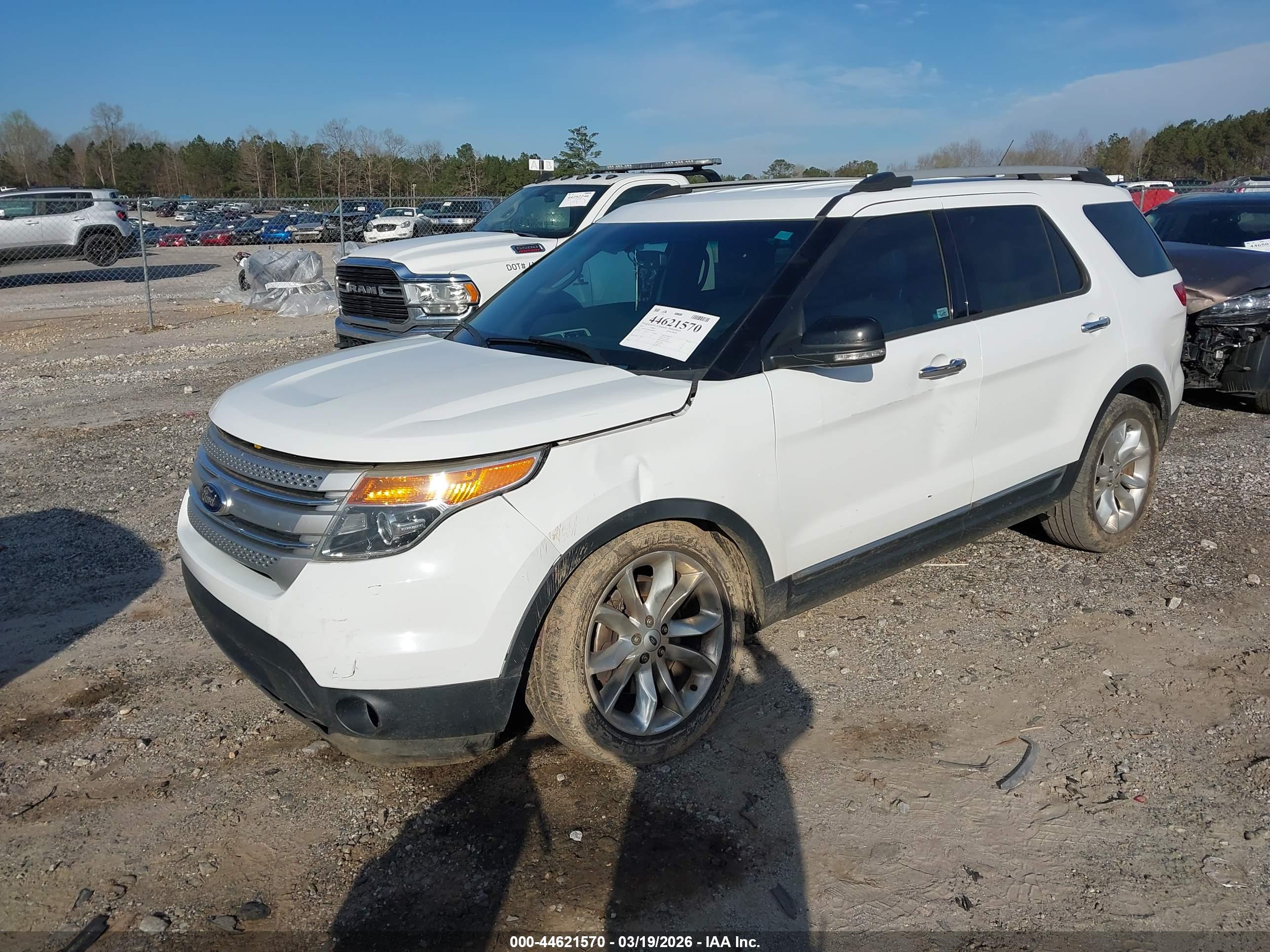 FORD EXPLORER image 2