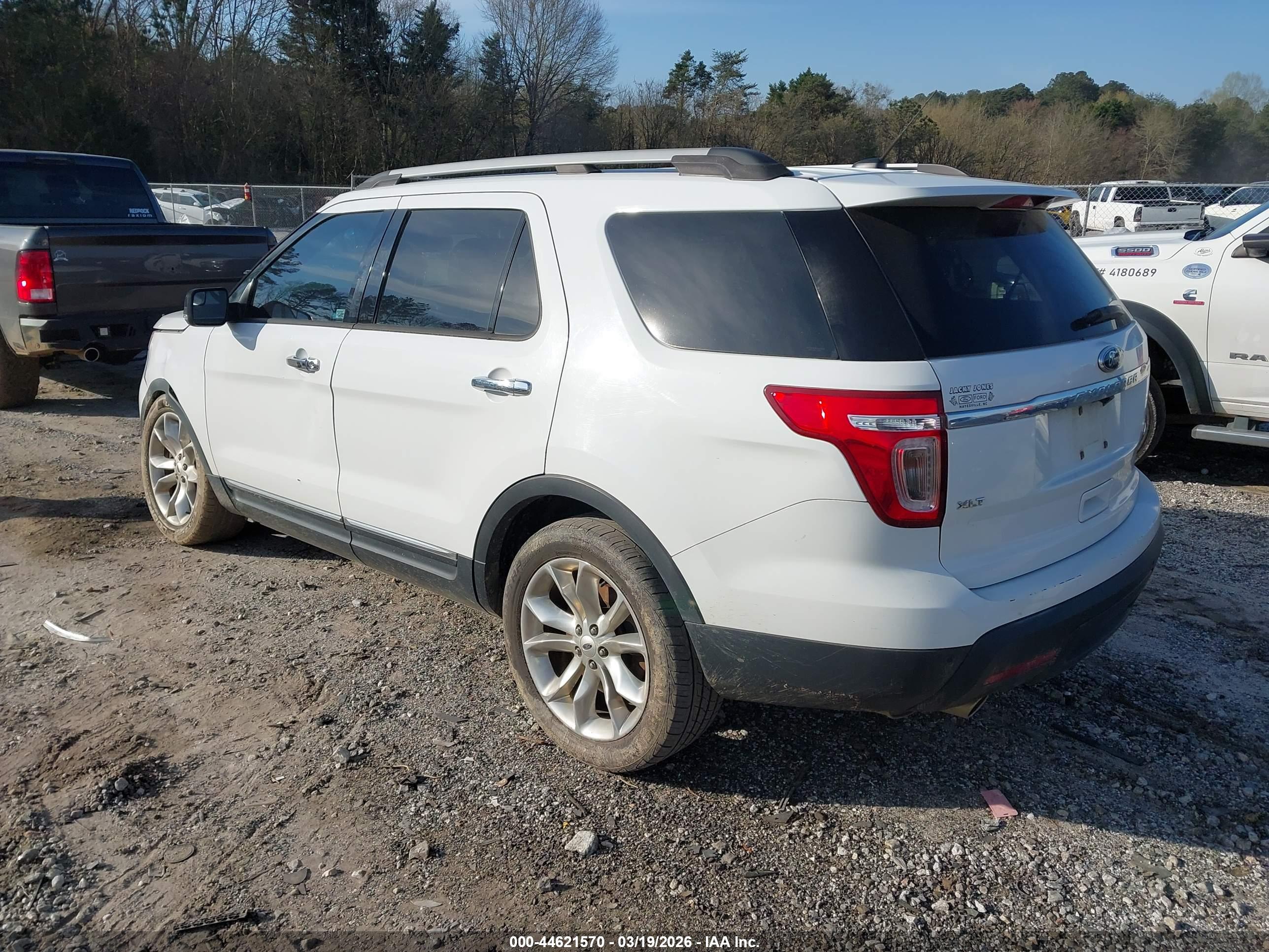 FORD EXPLORER image 3