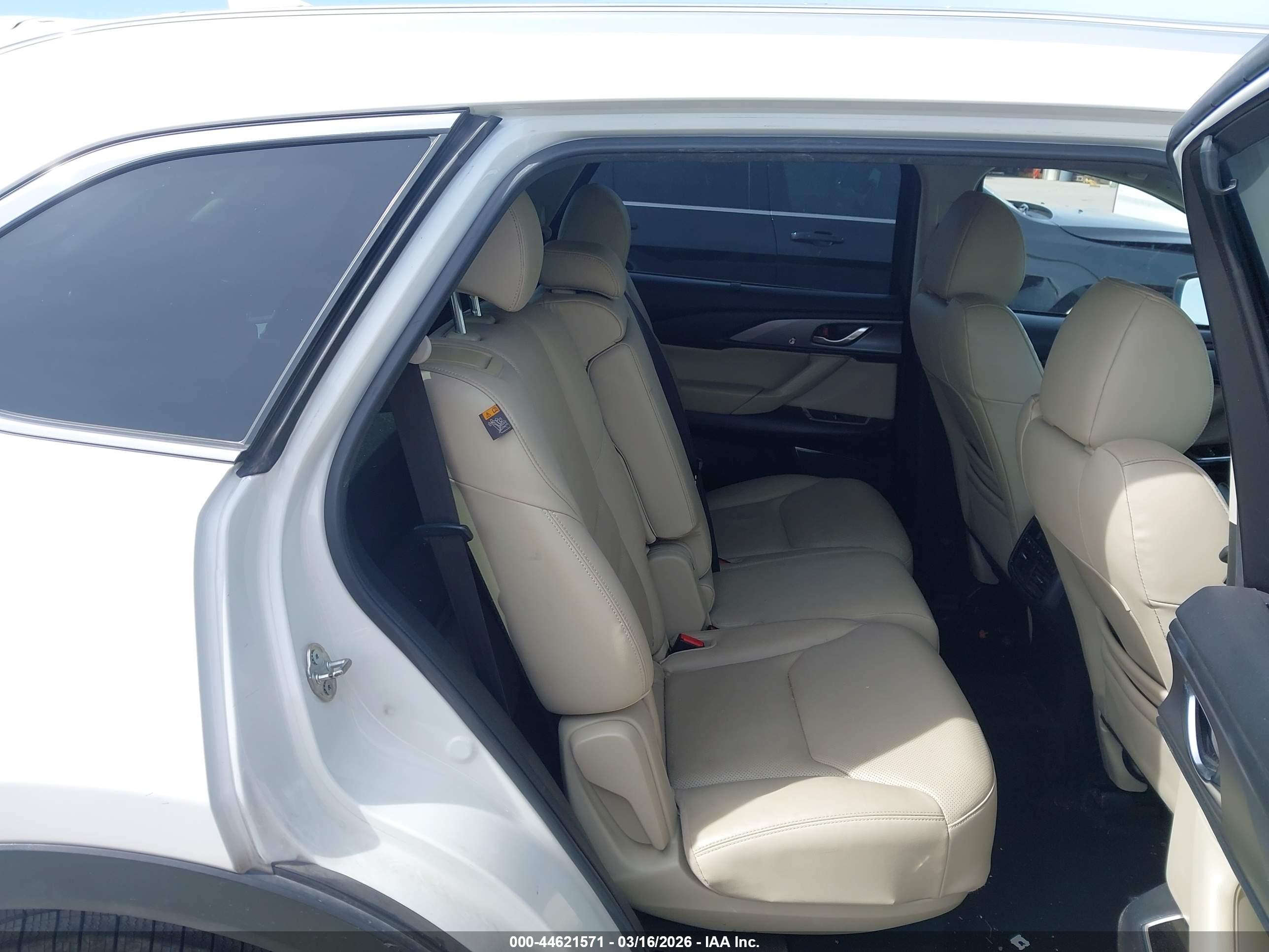 MAZDA CX-9 image 8