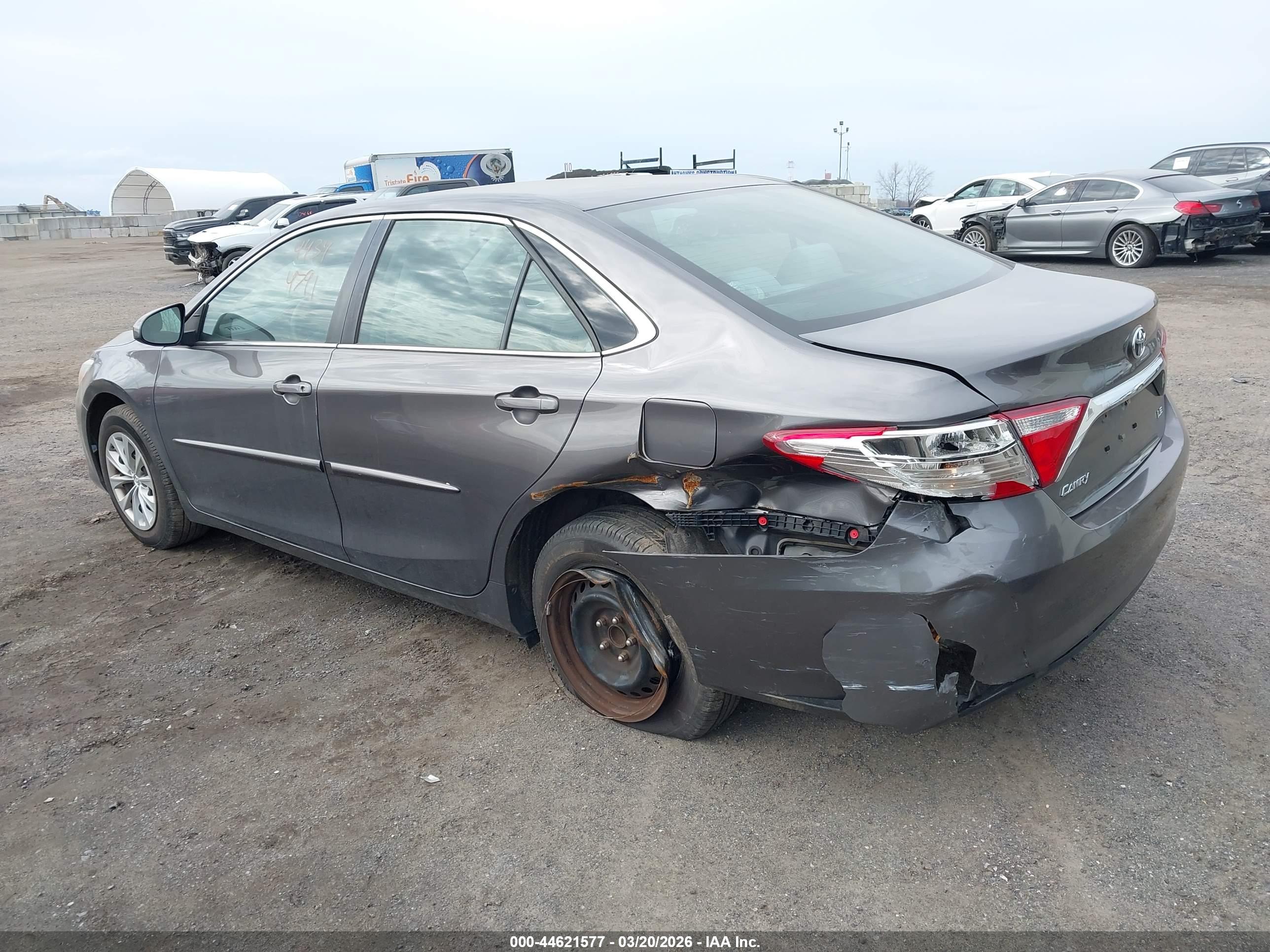 TOYOTA CAMRY image 3