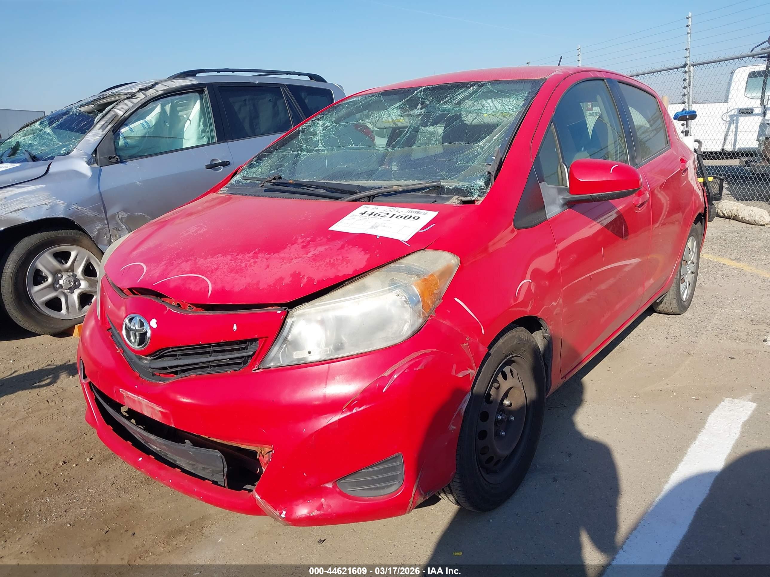 TOYOTA YARIS image 2
