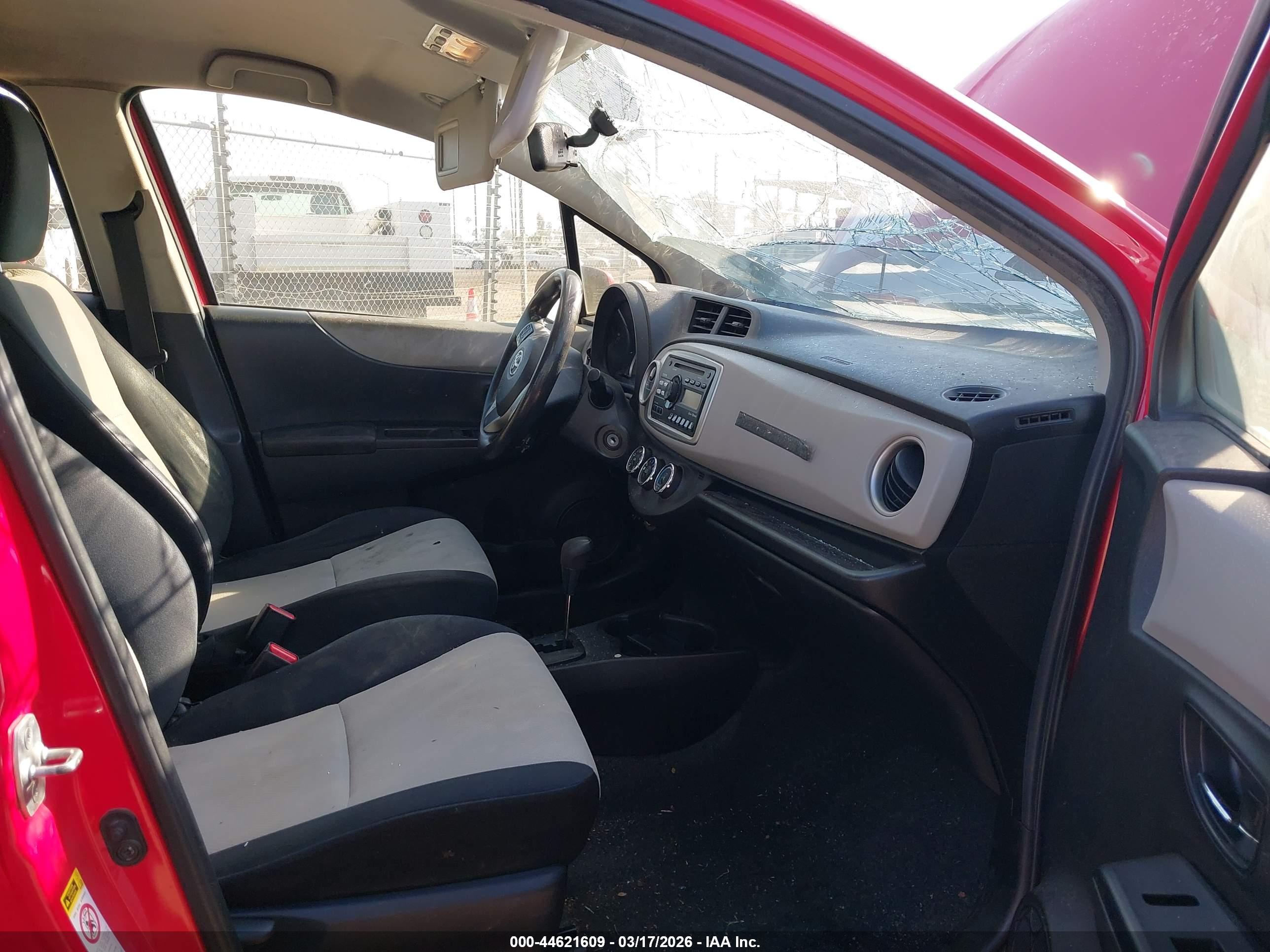 TOYOTA YARIS image 5