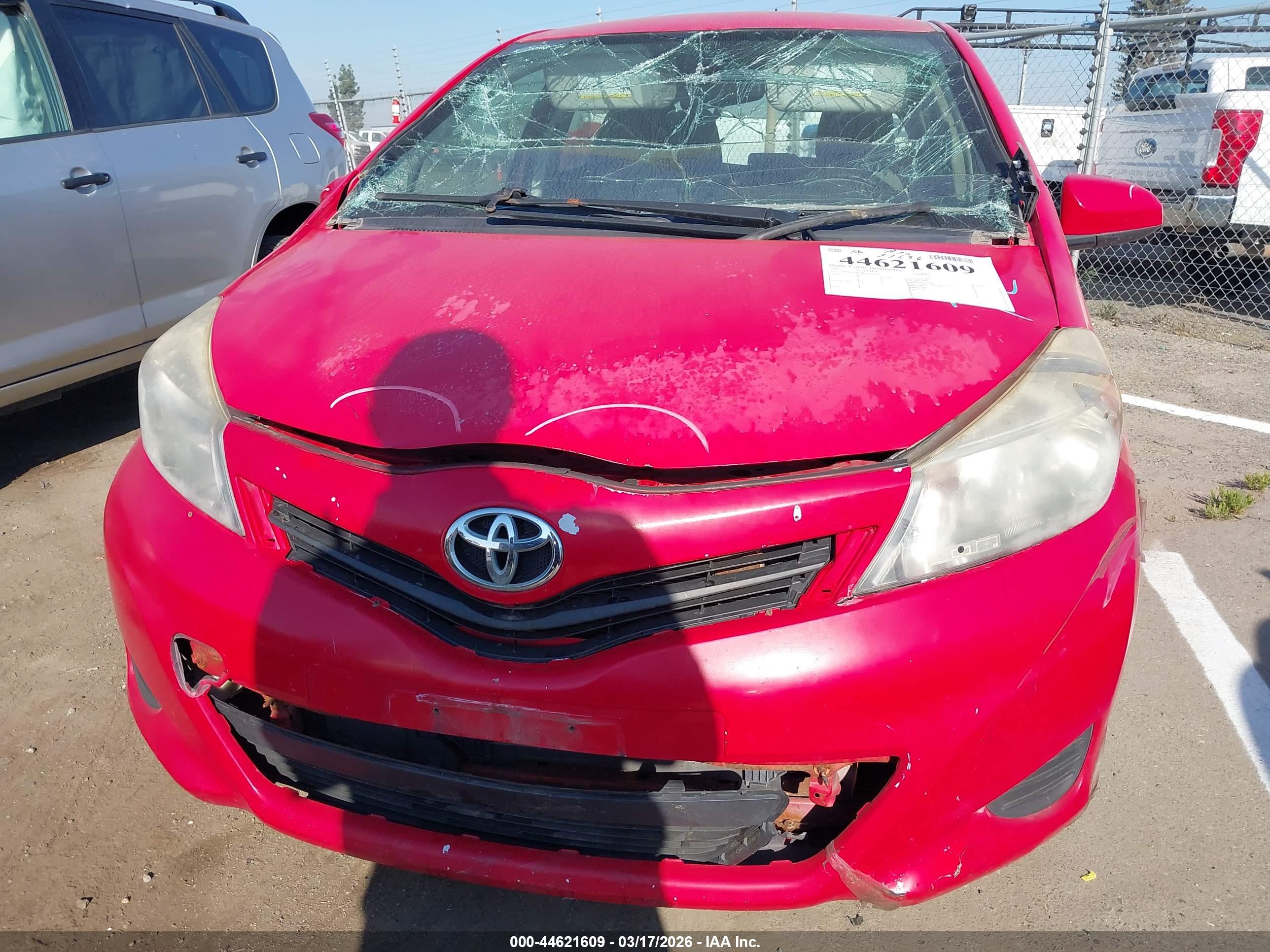TOYOTA YARIS image 6