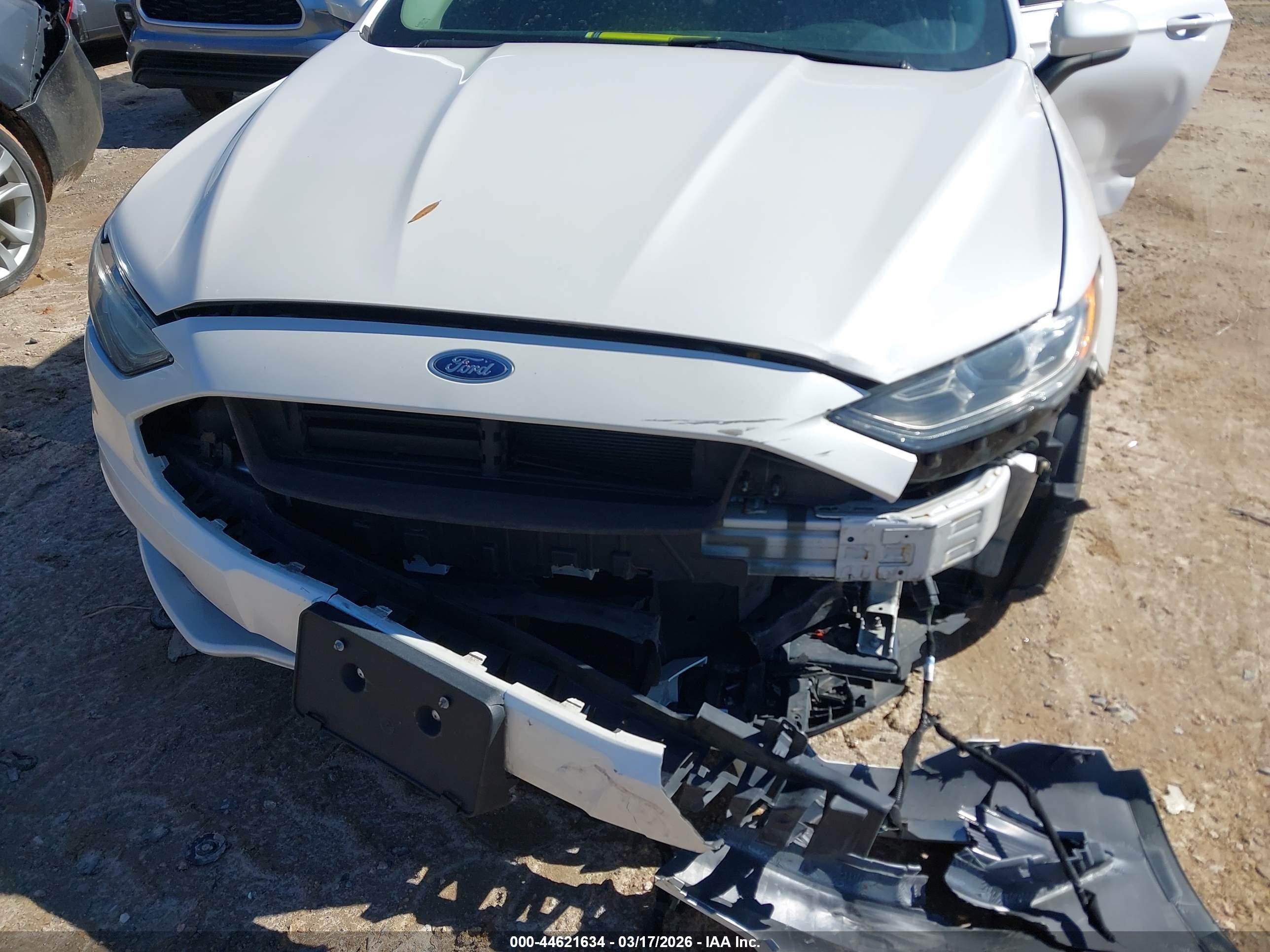 FORD FUSION image 6