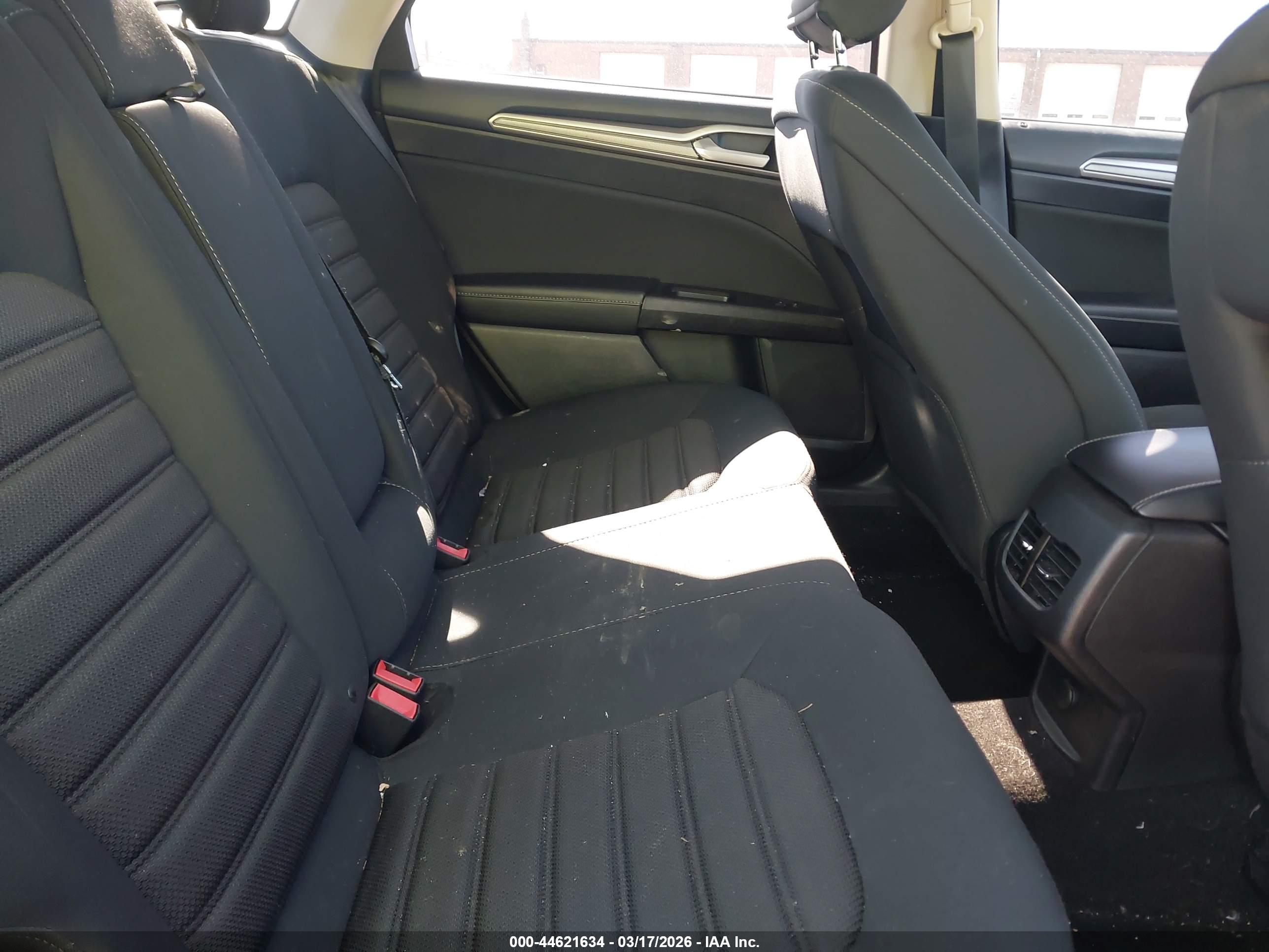 FORD FUSION image 8