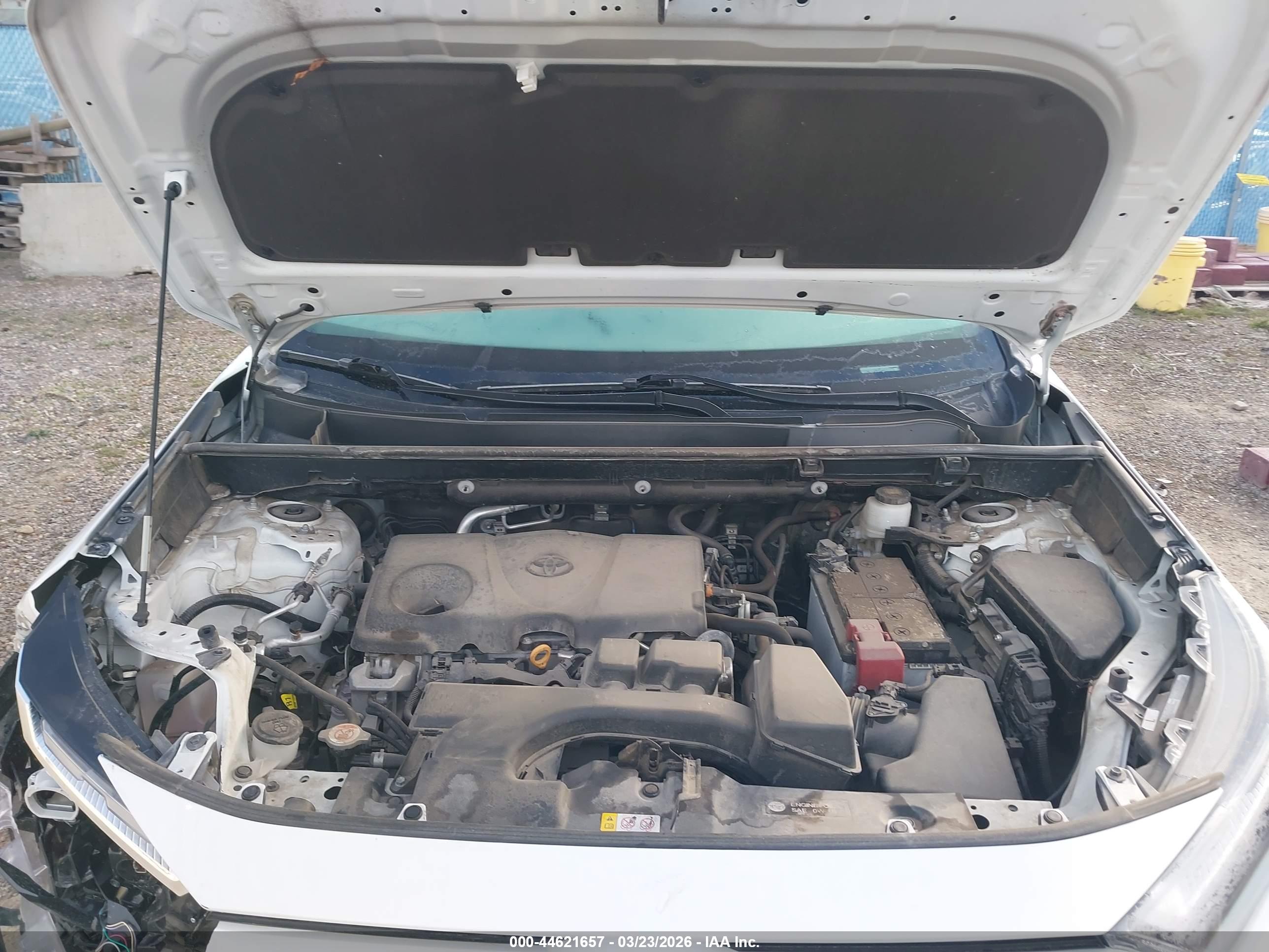 TOYOTA RAV4 image 10