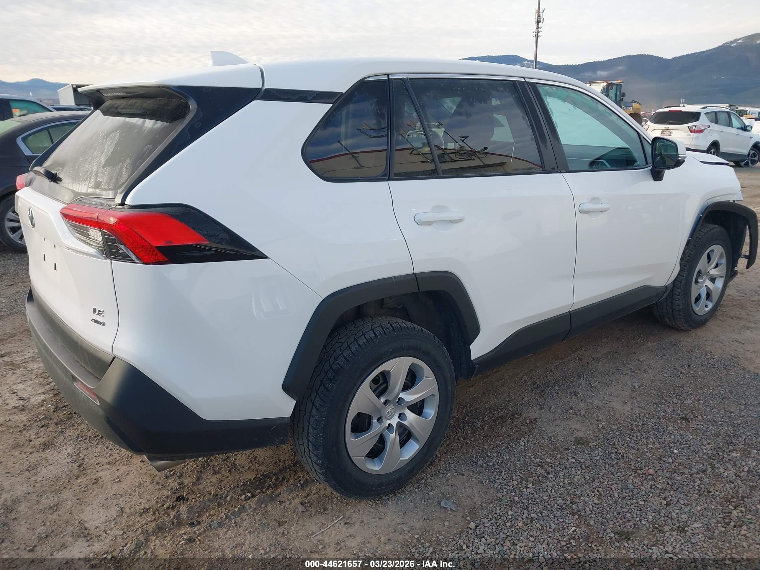 TOYOTA RAV4 image 4