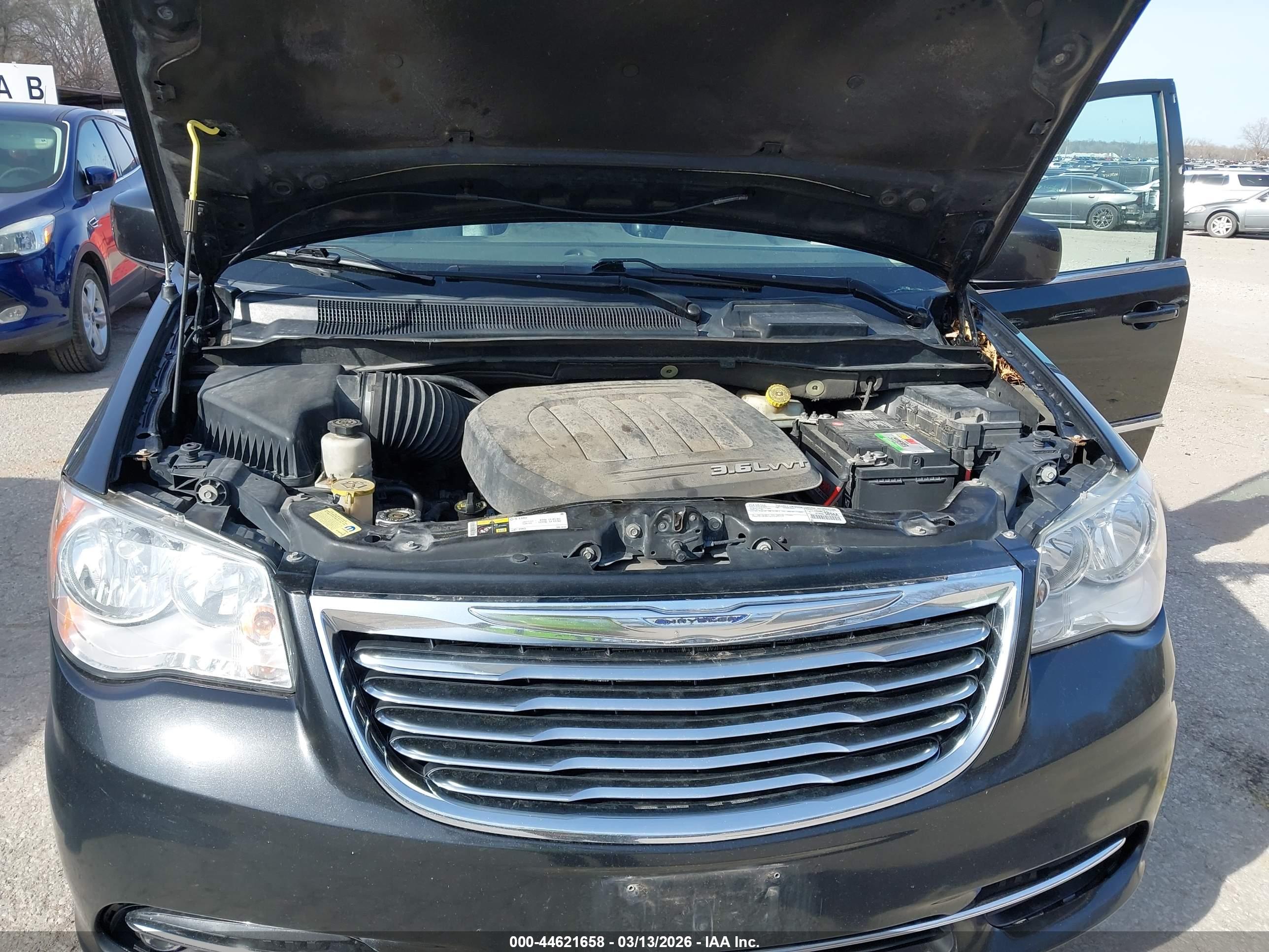 CHRYSLER TOWN image 10