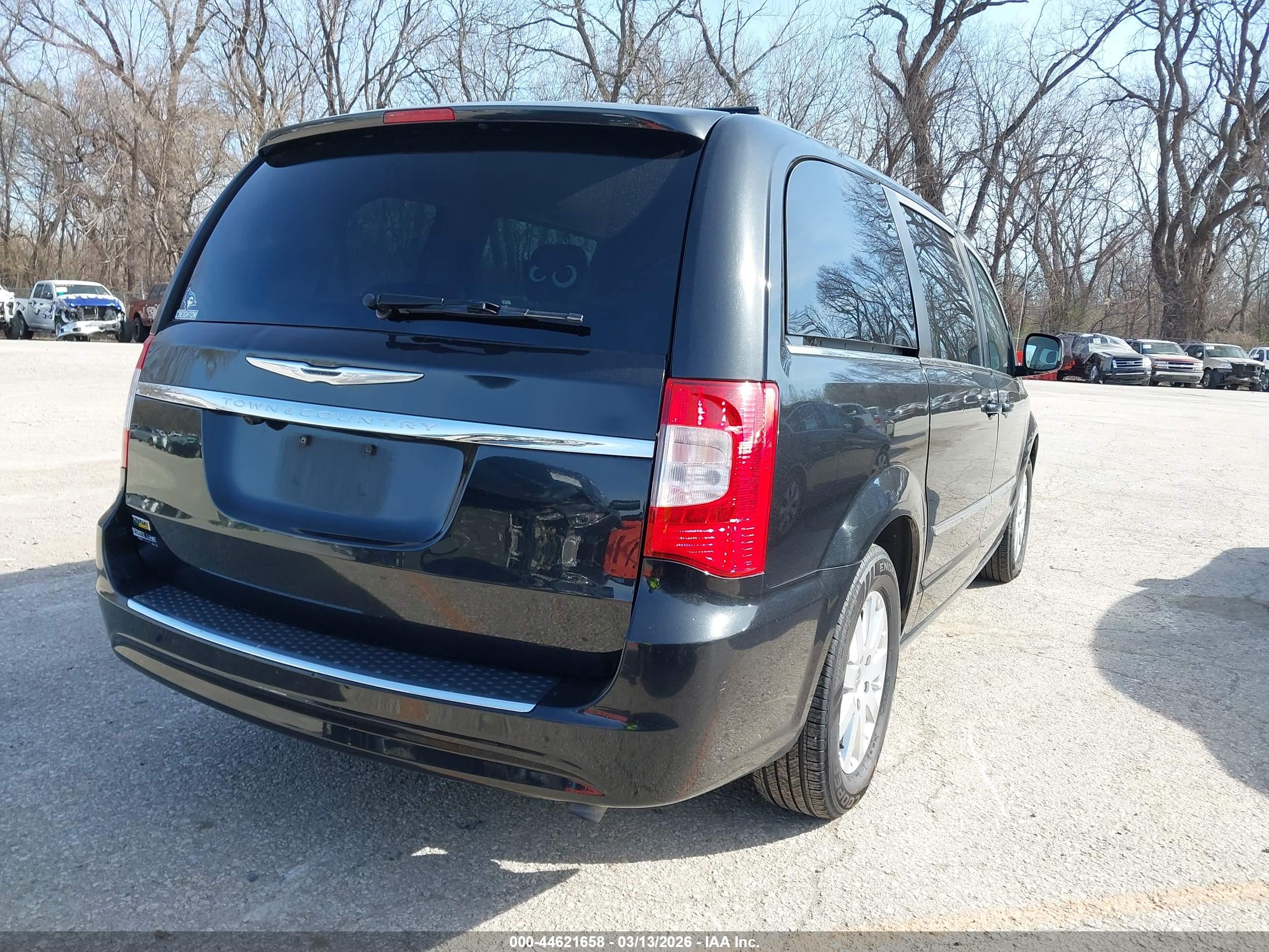 CHRYSLER TOWN image 4