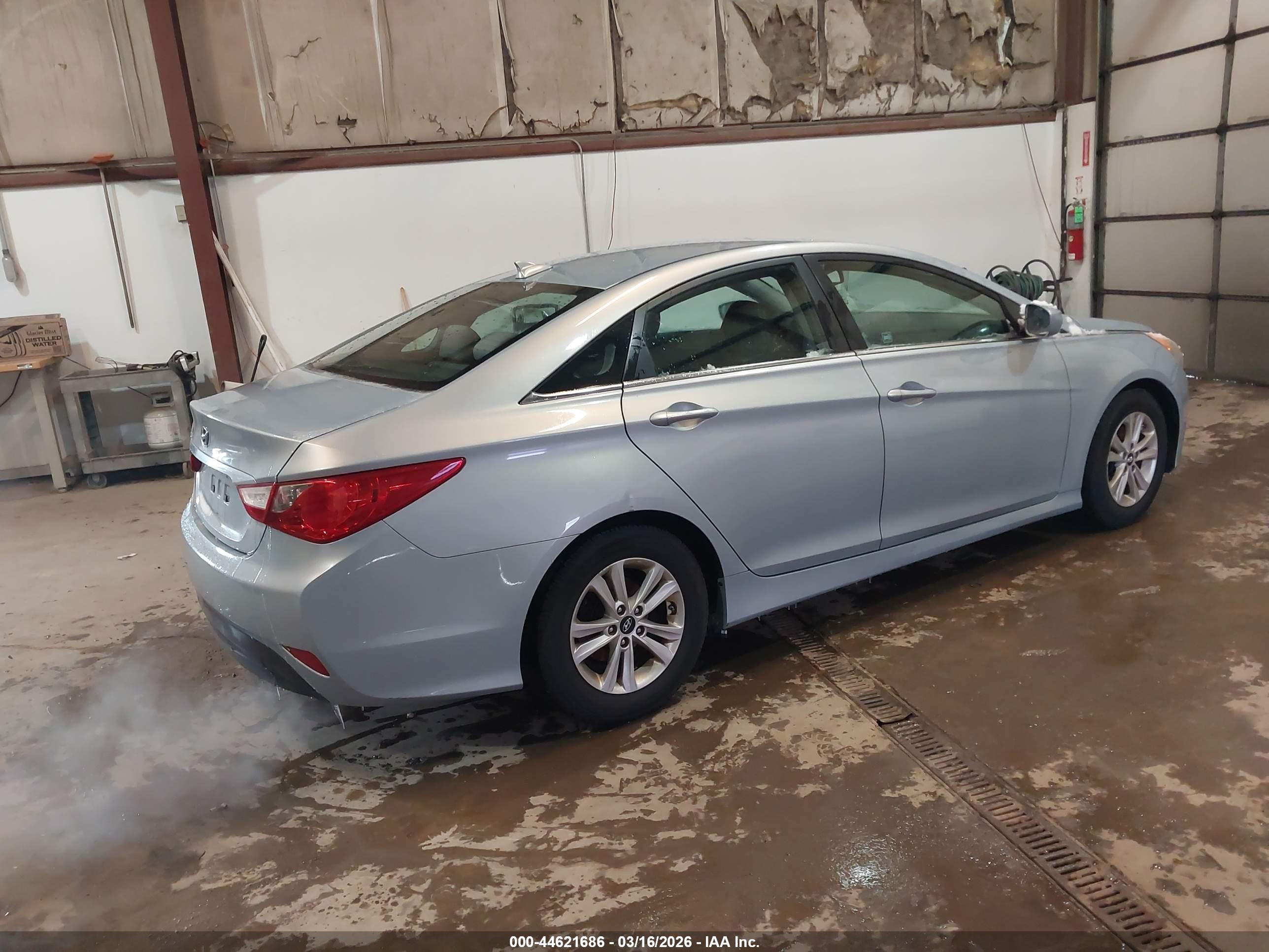 HYUNDAI SONATA image 4