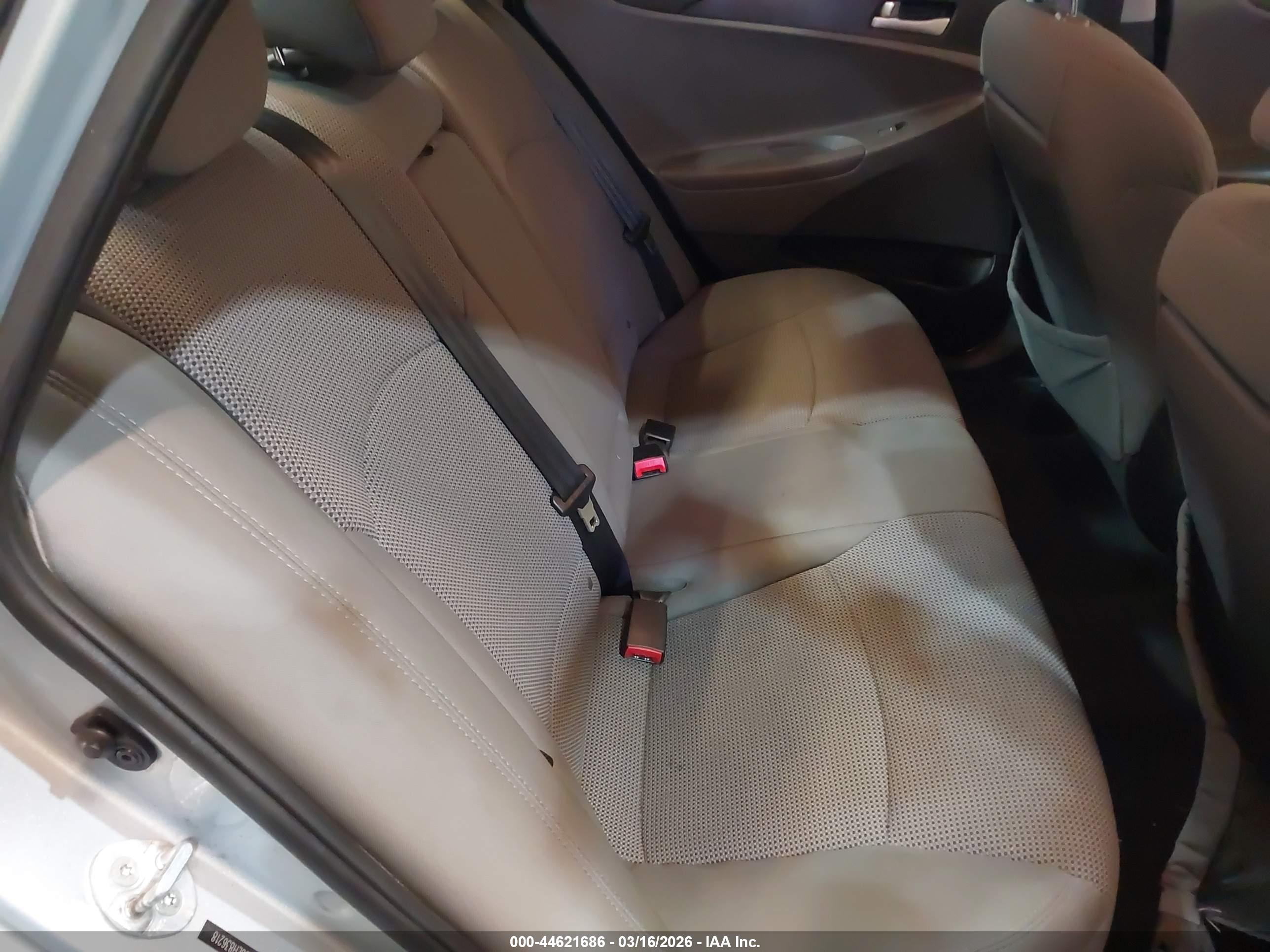 HYUNDAI SONATA image 8