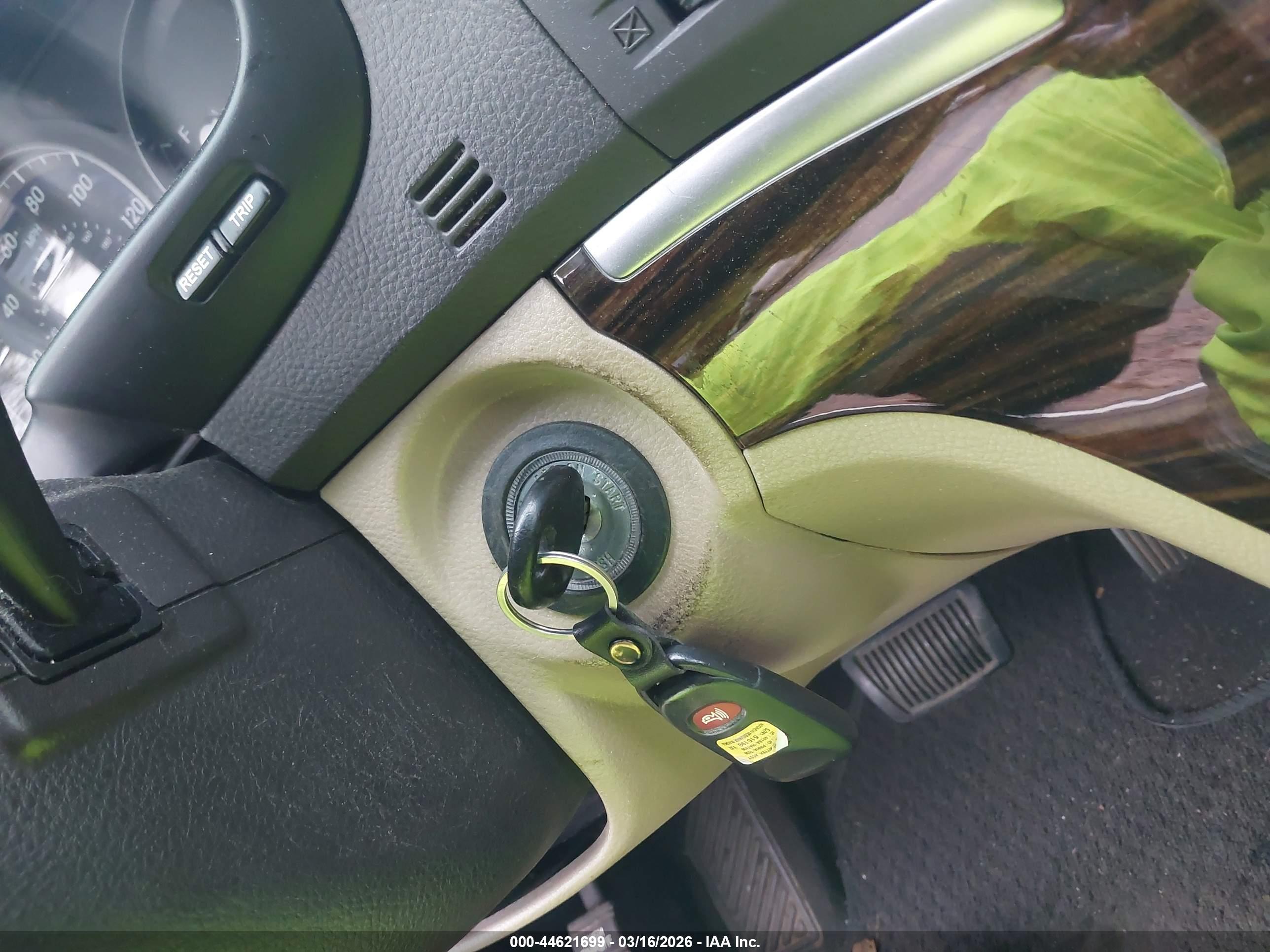 HYUNDAI SANTA image 11