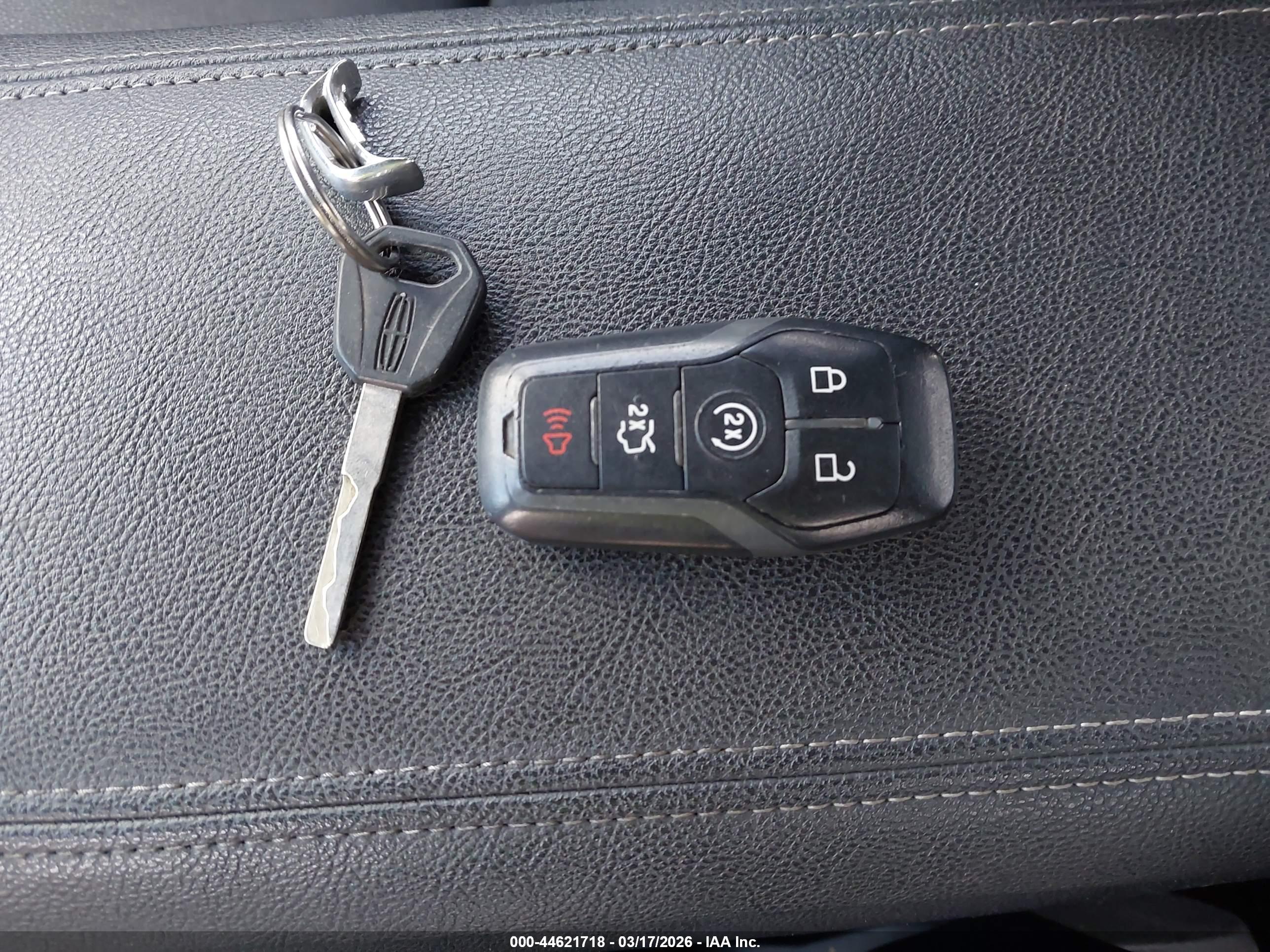 LINCOLN MKZ image 11