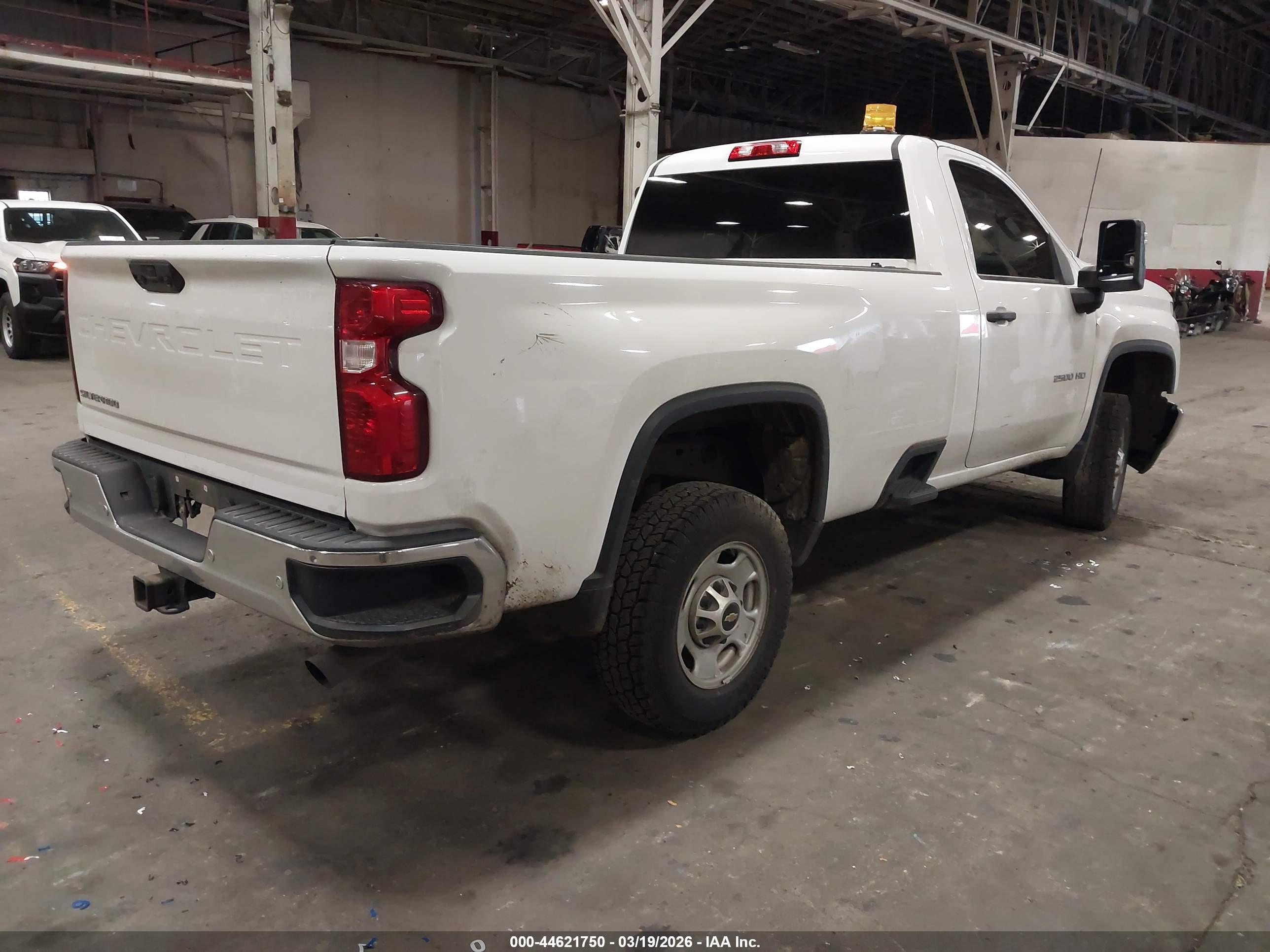 CHEVROLET SILVERADO image 4