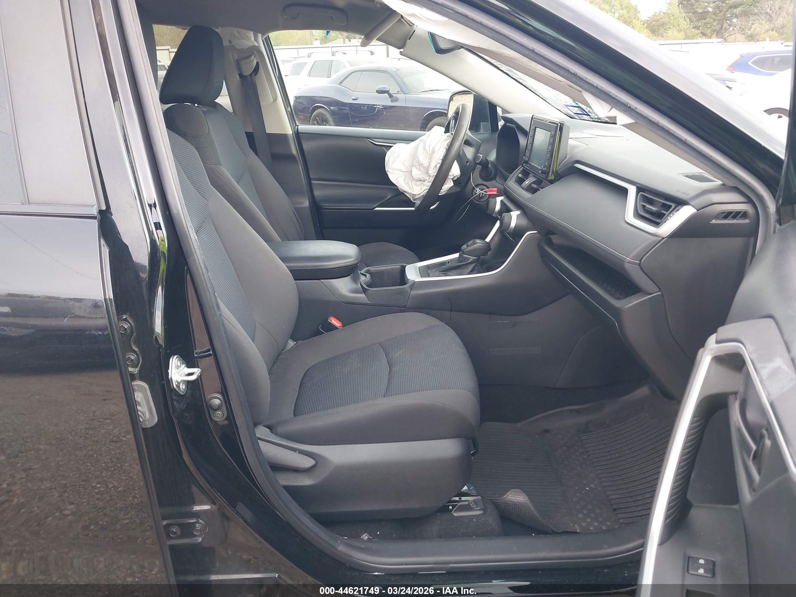 TOYOTA RAV4 image 5