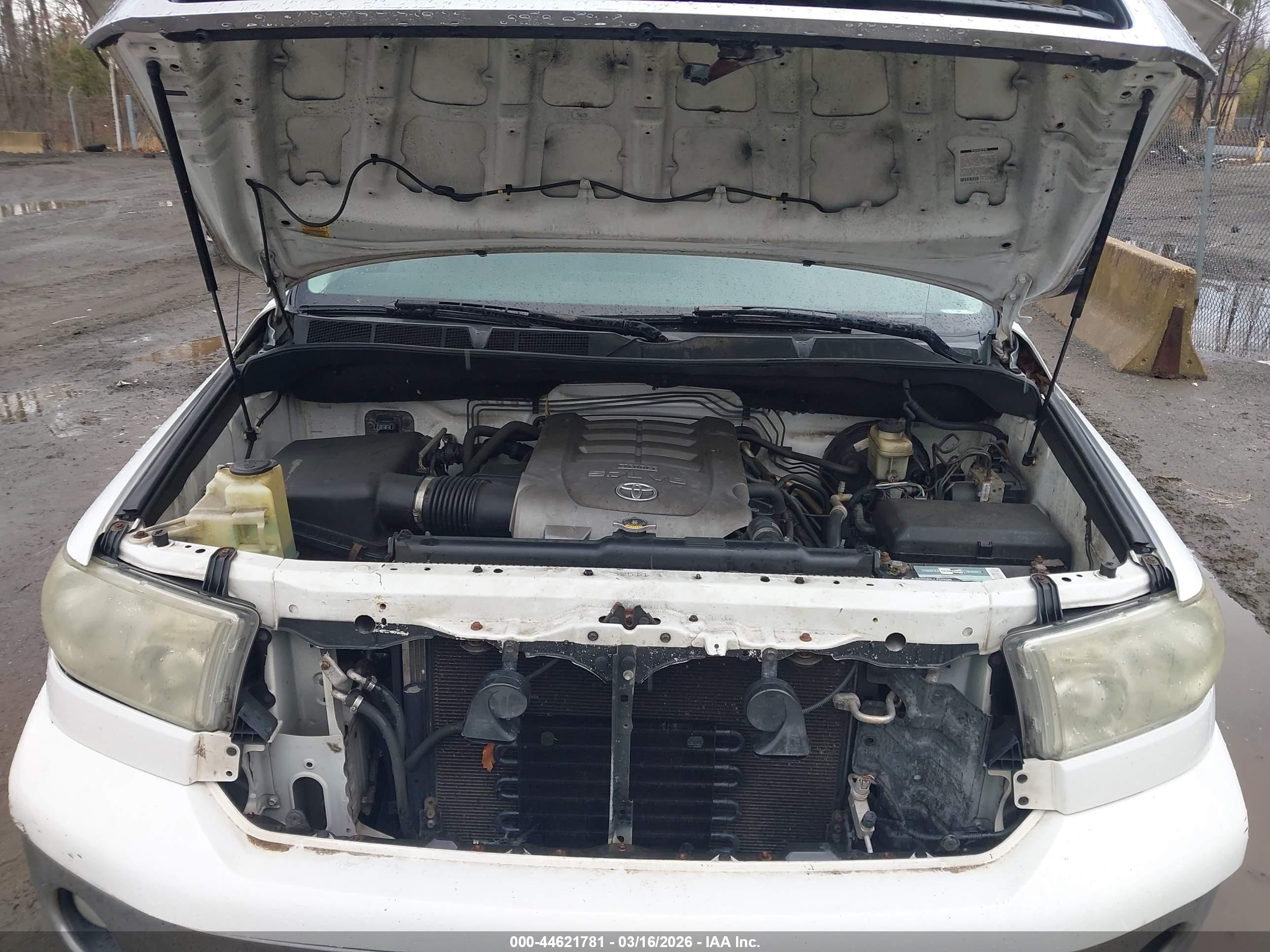 TOYOTA TUNDRA image 10