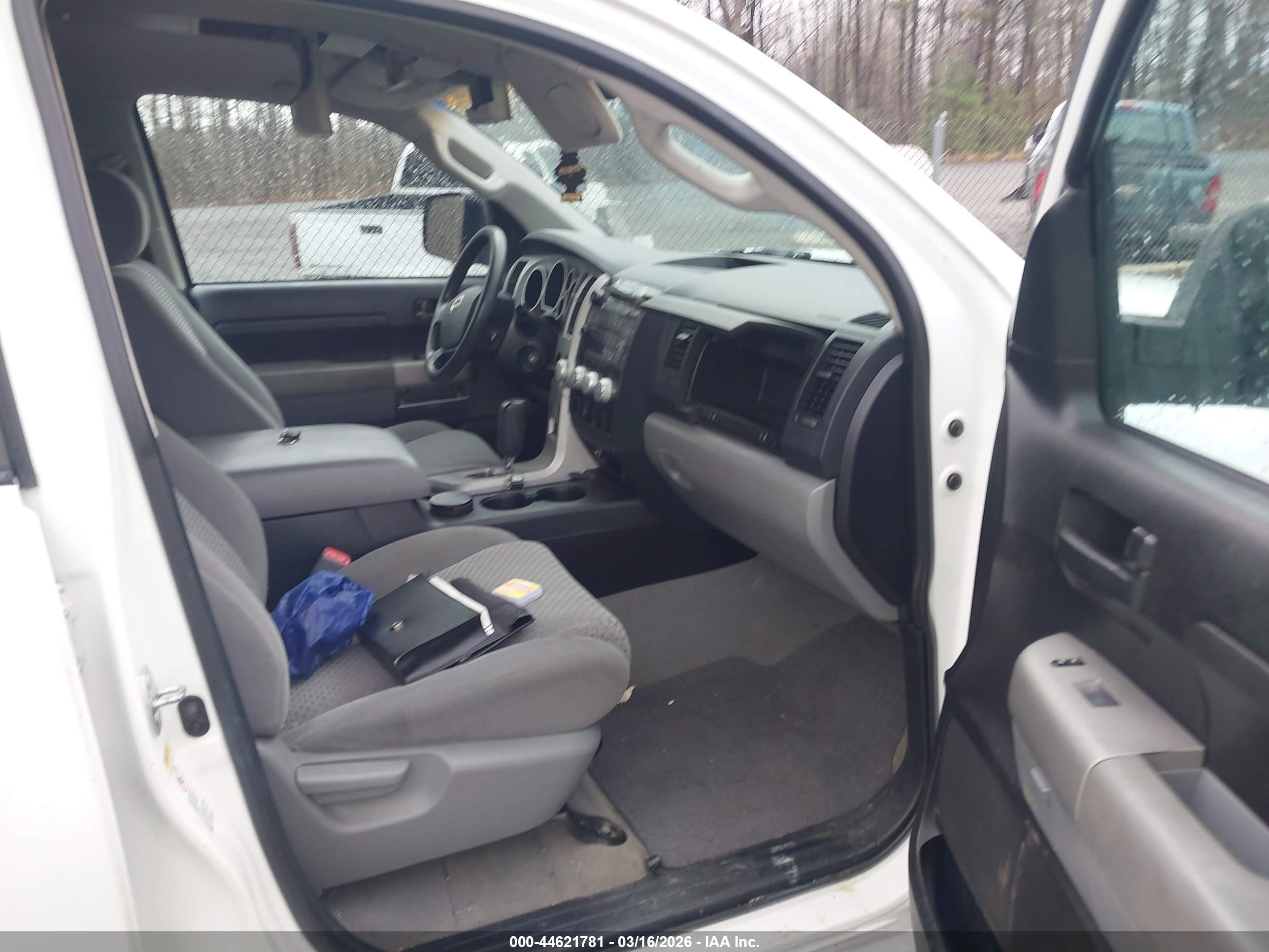TOYOTA TUNDRA image 5