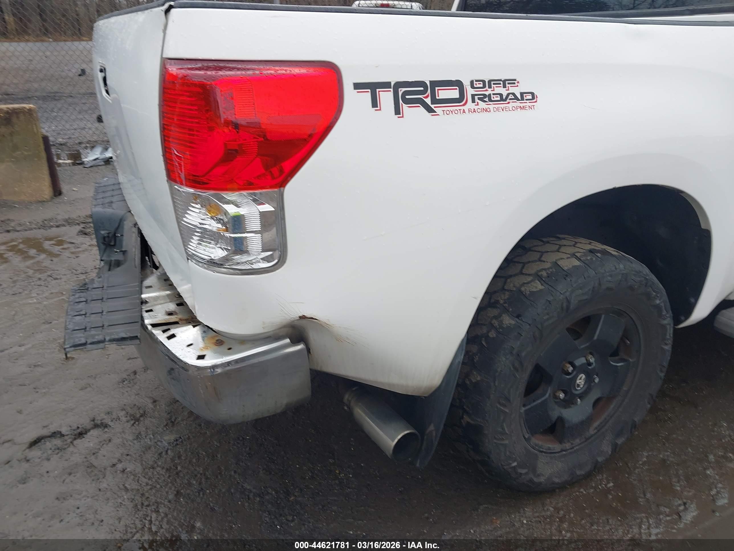 TOYOTA TUNDRA image 6
