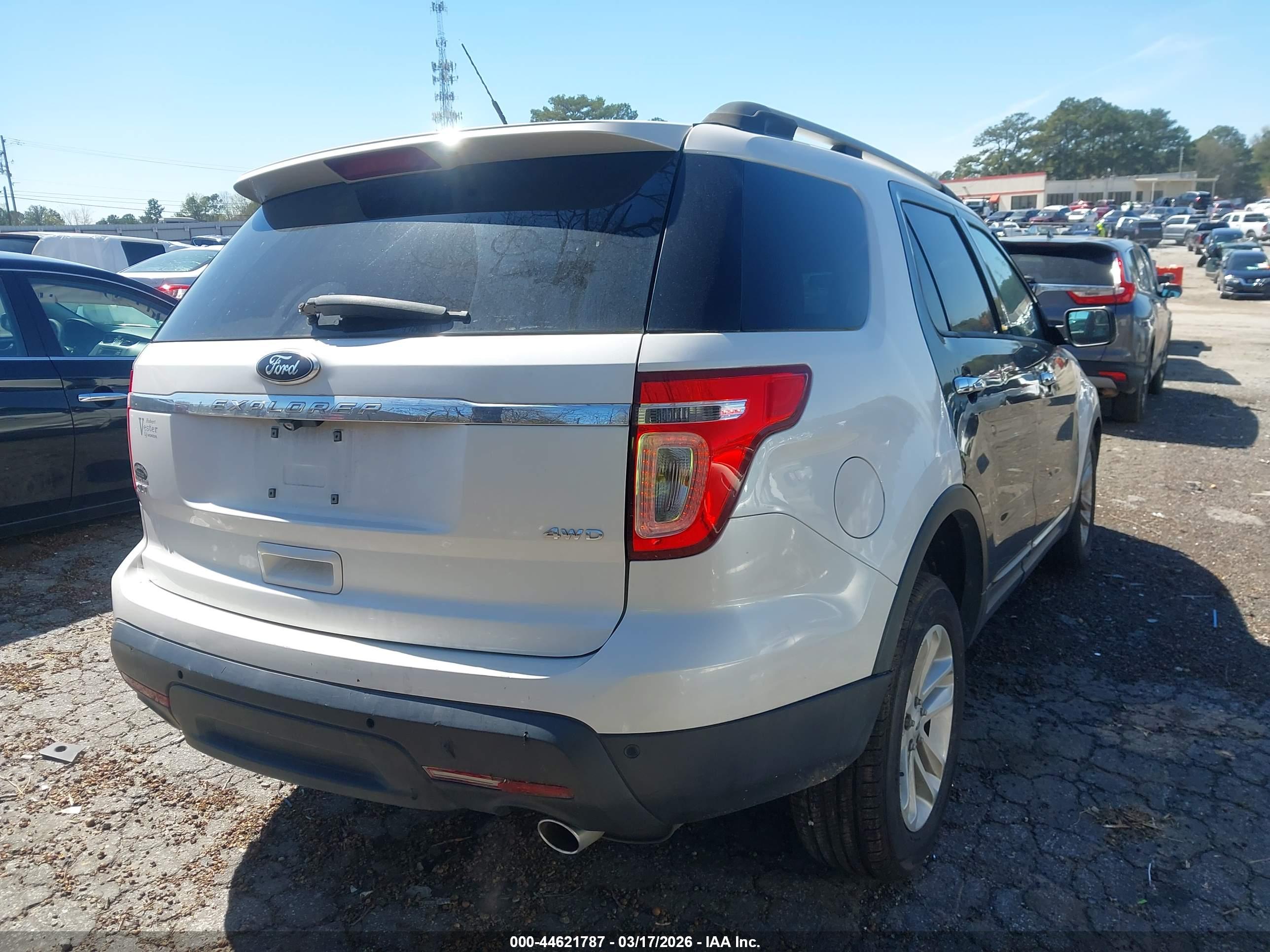 FORD EXPLORER image 4