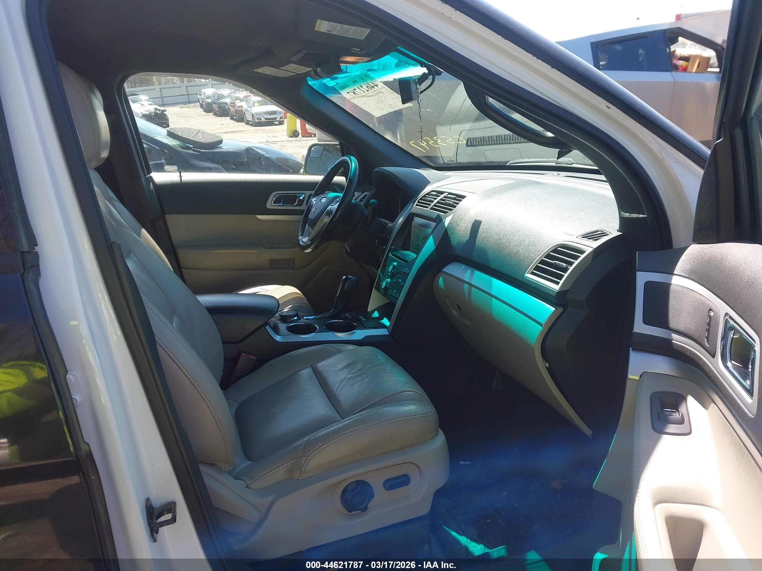 FORD EXPLORER image 5